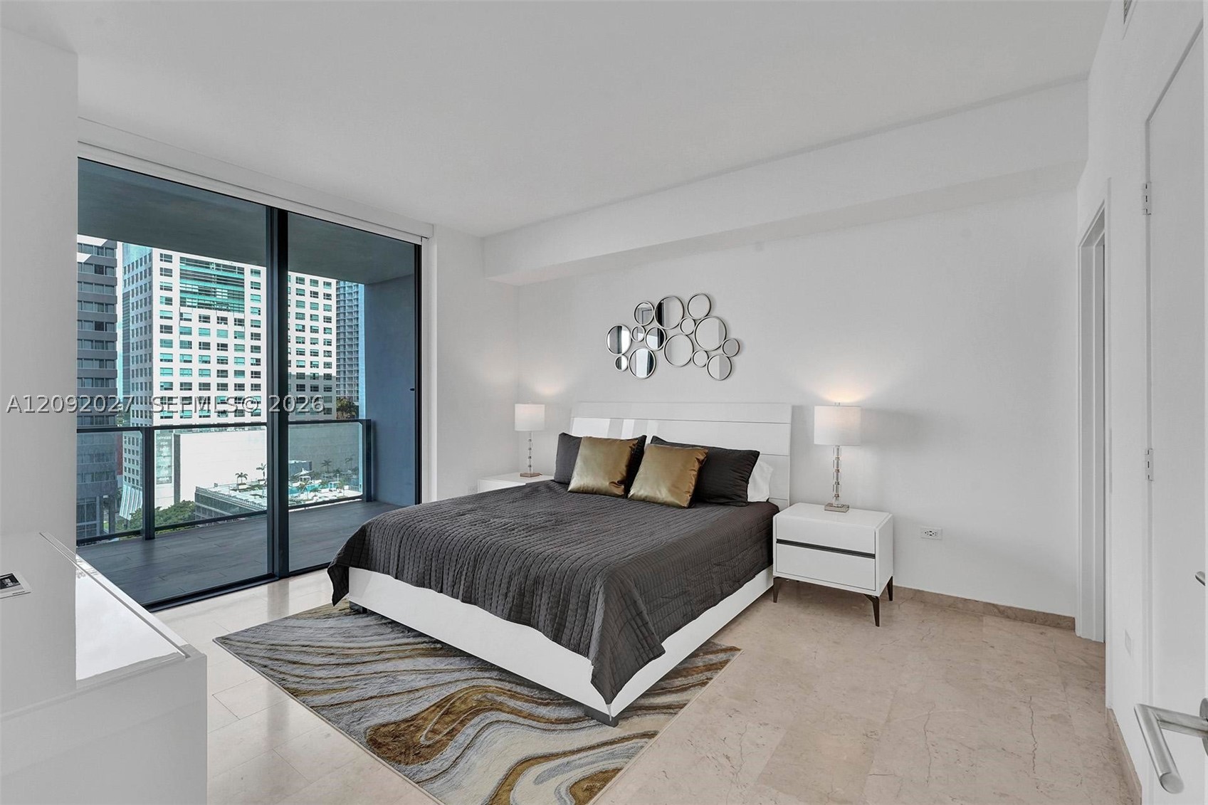 88 SW 7th St #910 Miami, FL 33130
