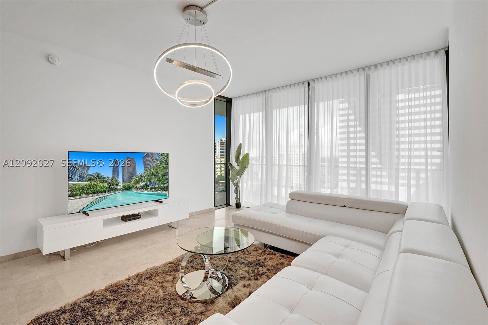 88 SW 7th St #910 Miami, FL 33130