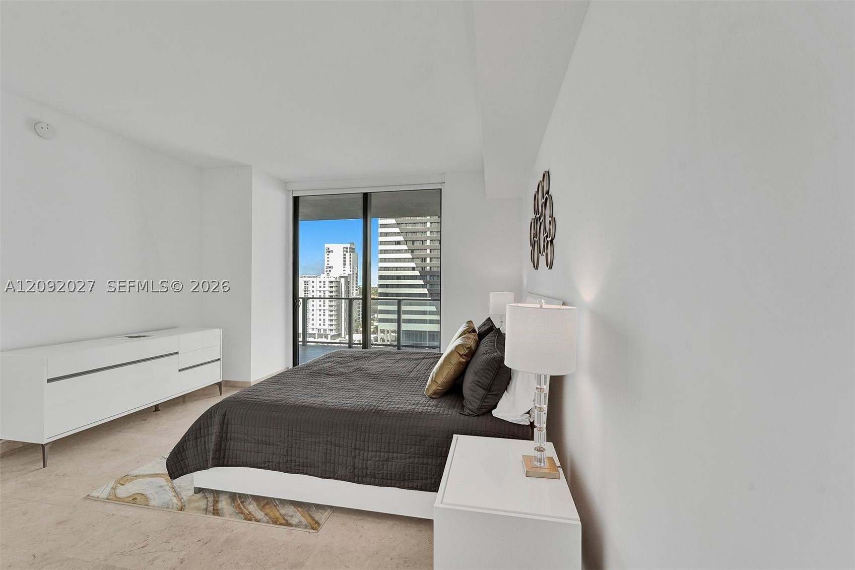 88 SW 7th St #910 Miami, FL 33130