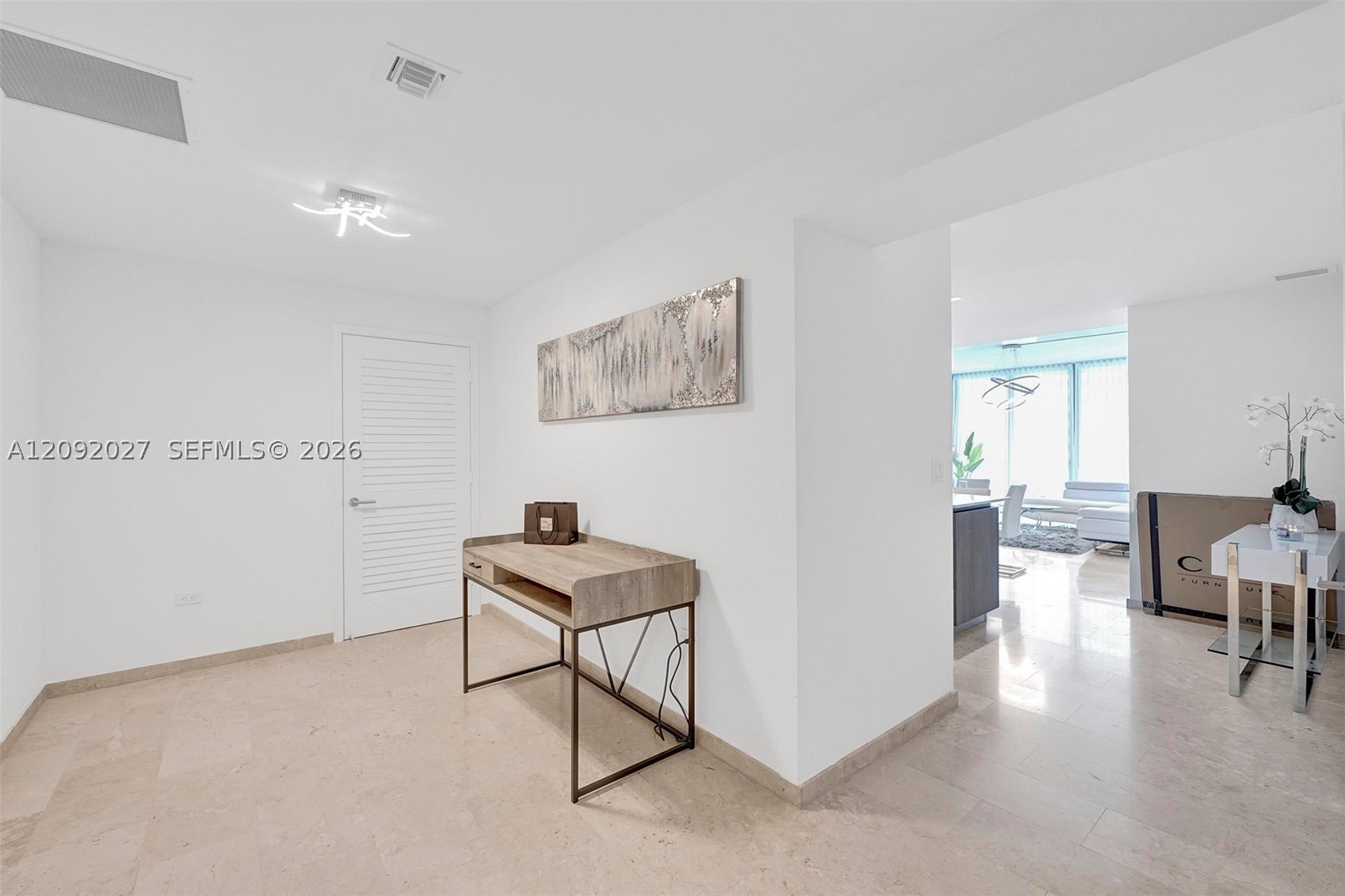 88 SW 7th St #910 Miami, FL 33130