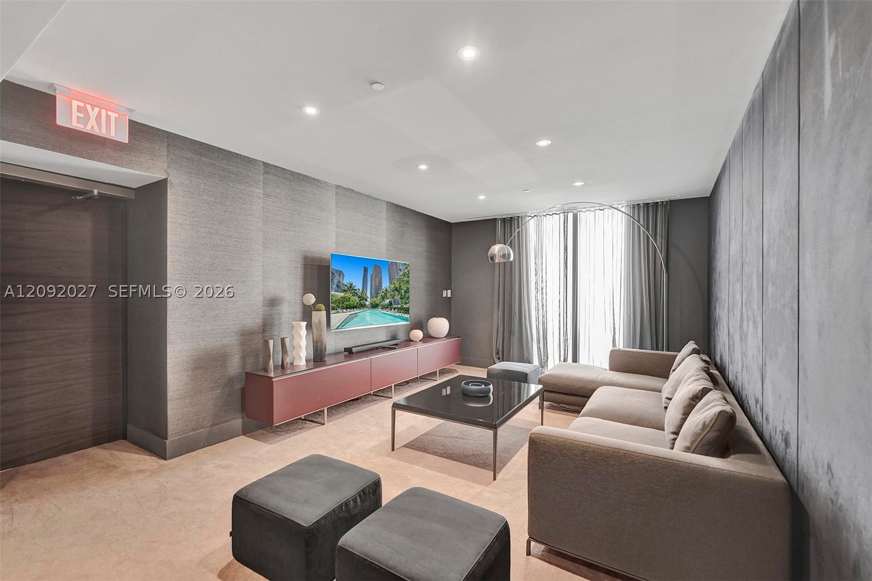 88 SW 7th St #910 Miami, FL 33130