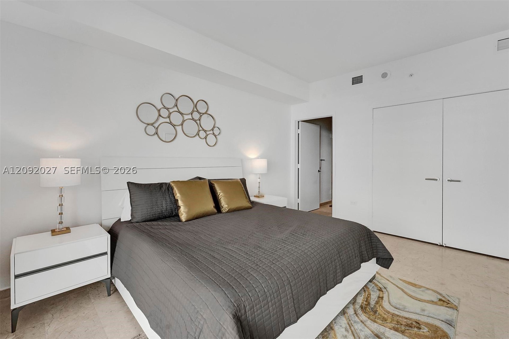 88 SW 7th St #910 Miami, FL 33130