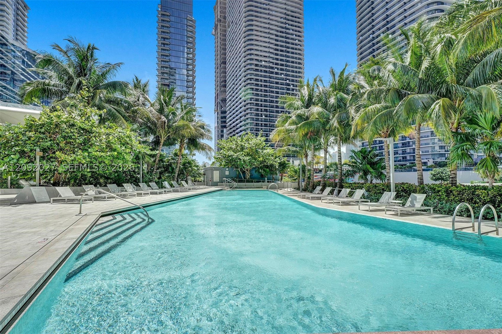 88 SW 7th St #910 Miami, FL 33130