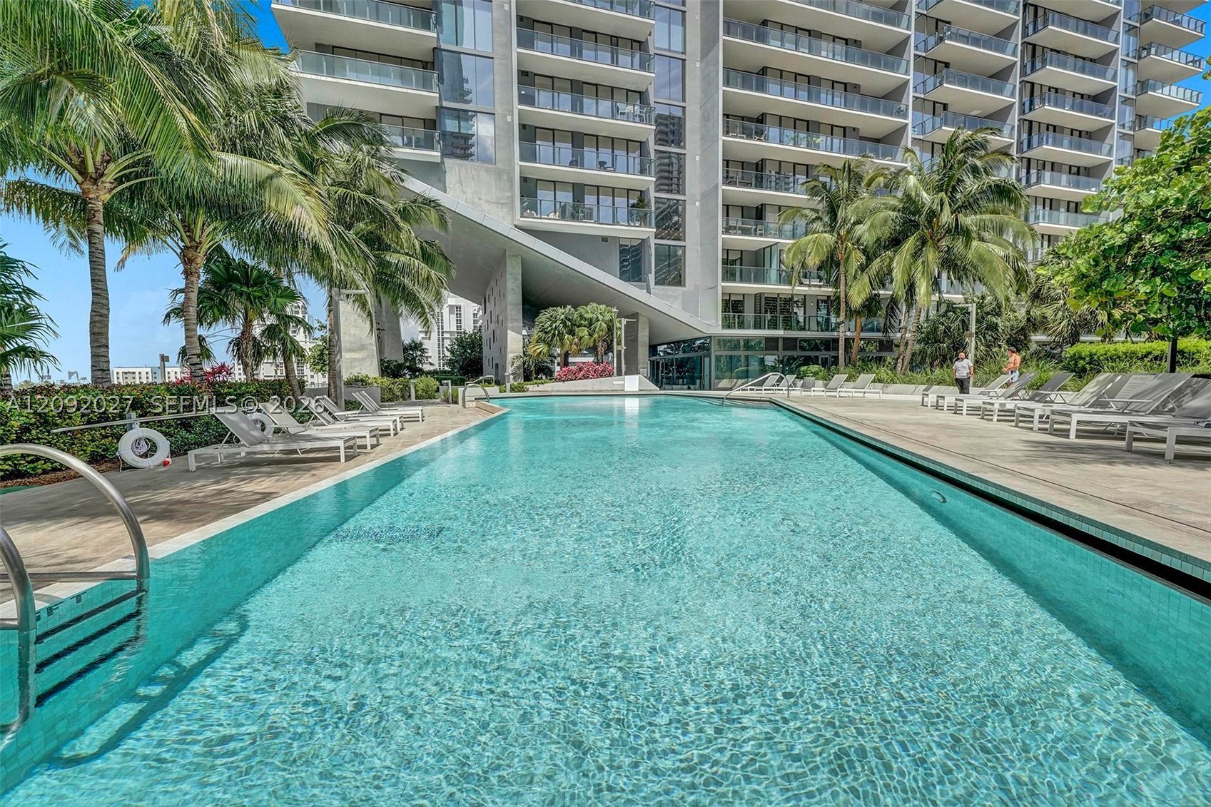 88 SW 7th St #910 Miami, FL 33130
