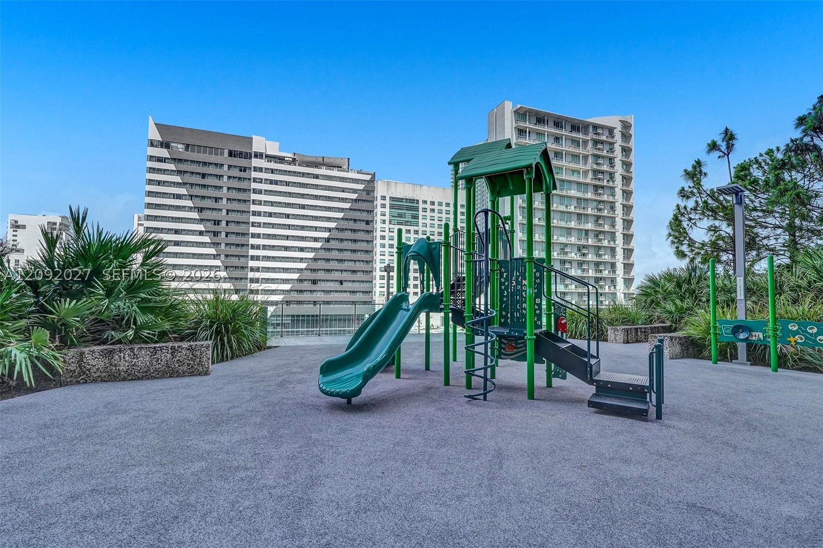 88 SW 7th St #910 Miami, FL 33130