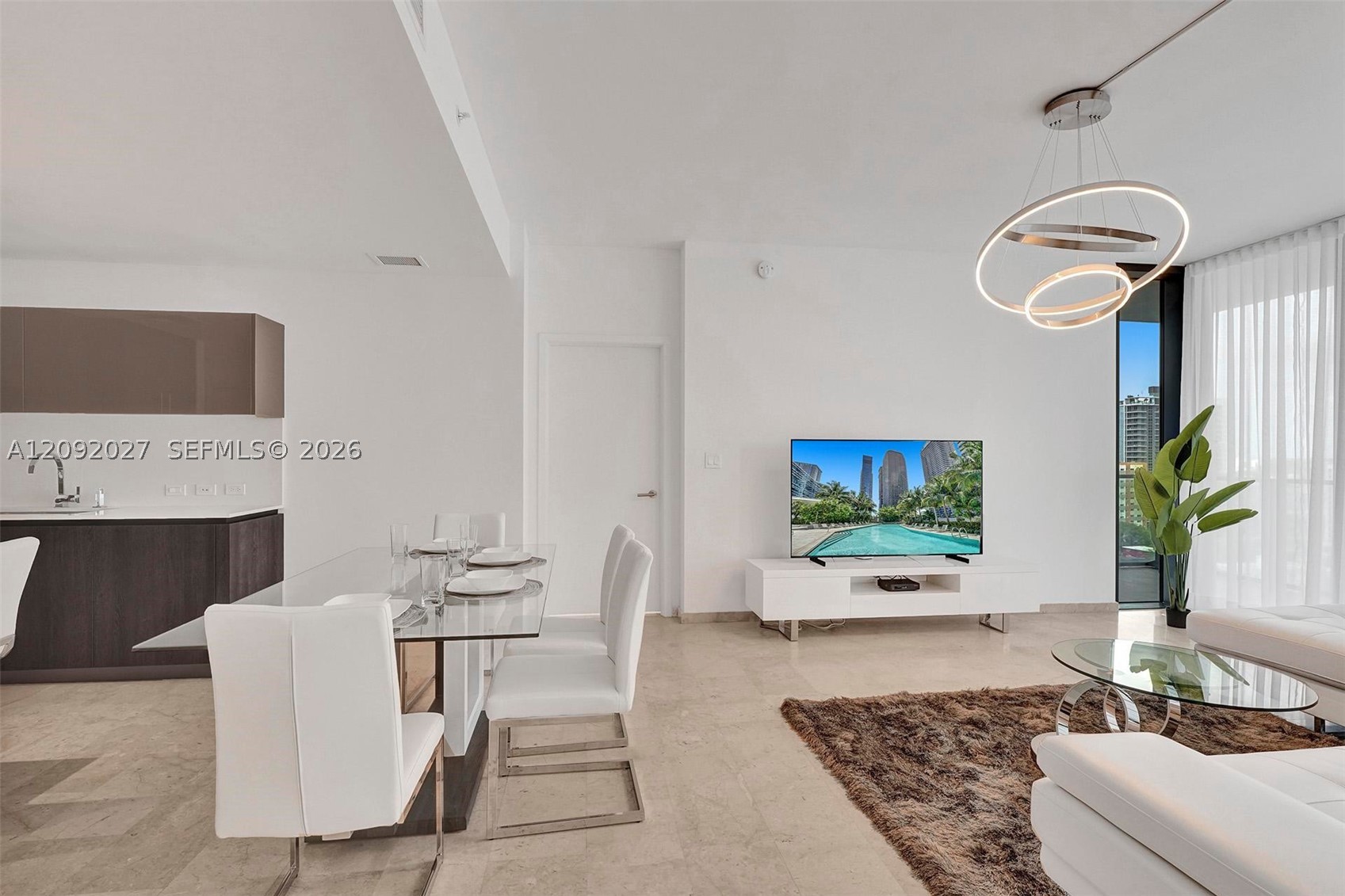 88 SW 7th St #910 Miami, FL 33130