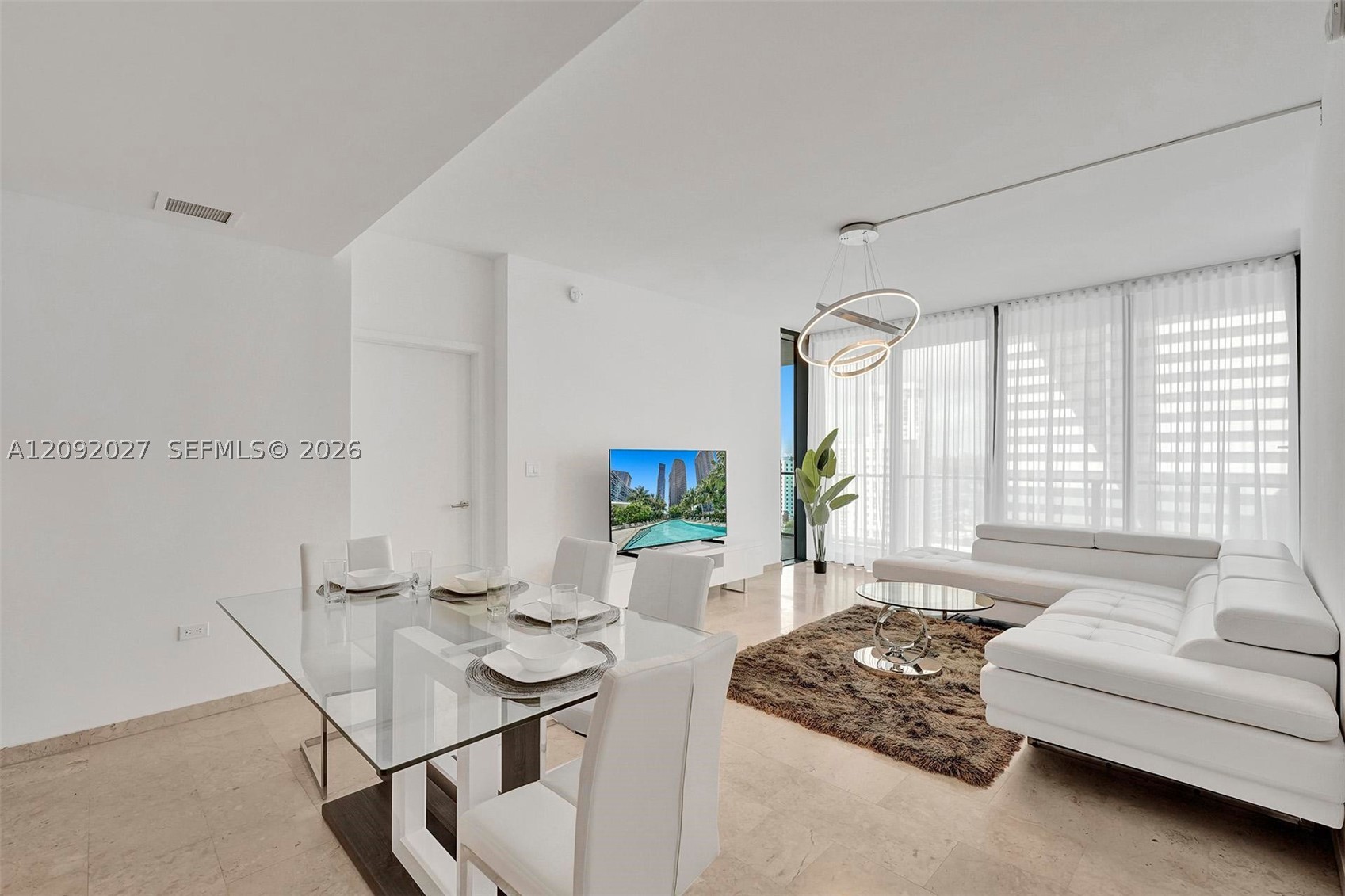 88 SW 7th St #910 Miami, FL 33130