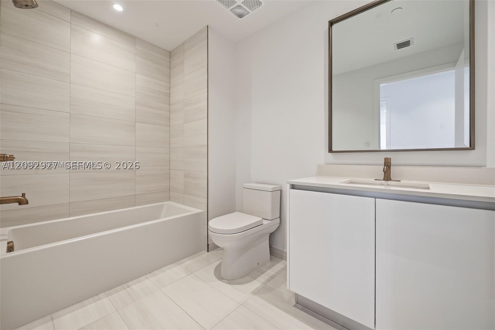 2678 Tigertail Ave #1501 Miami, FL 33133