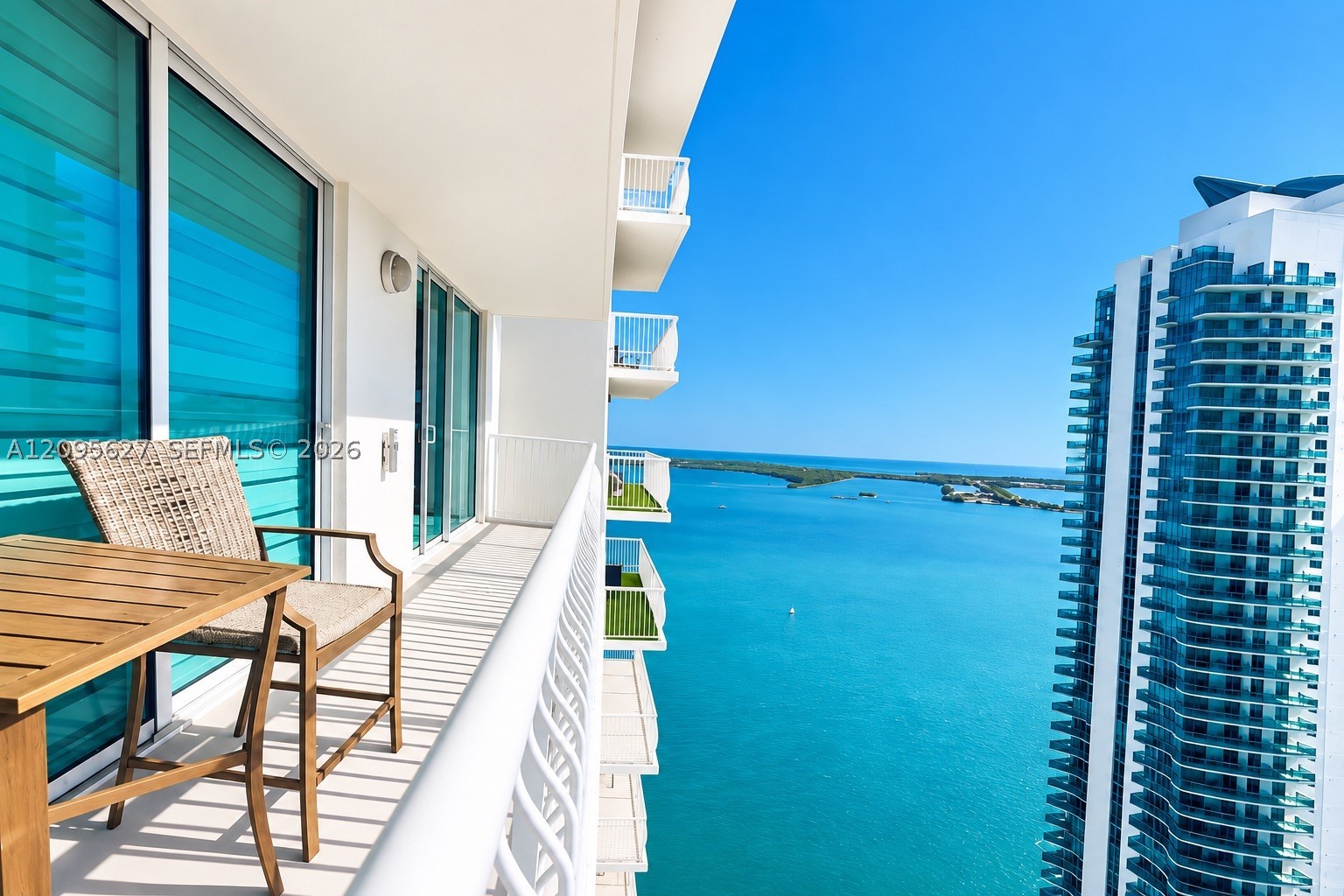image The Club at Brickell Bay19