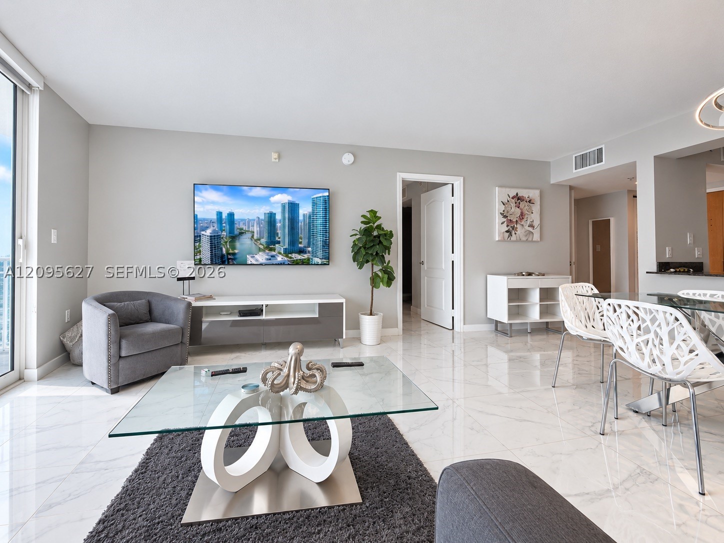 image The Club at Brickell Bay6