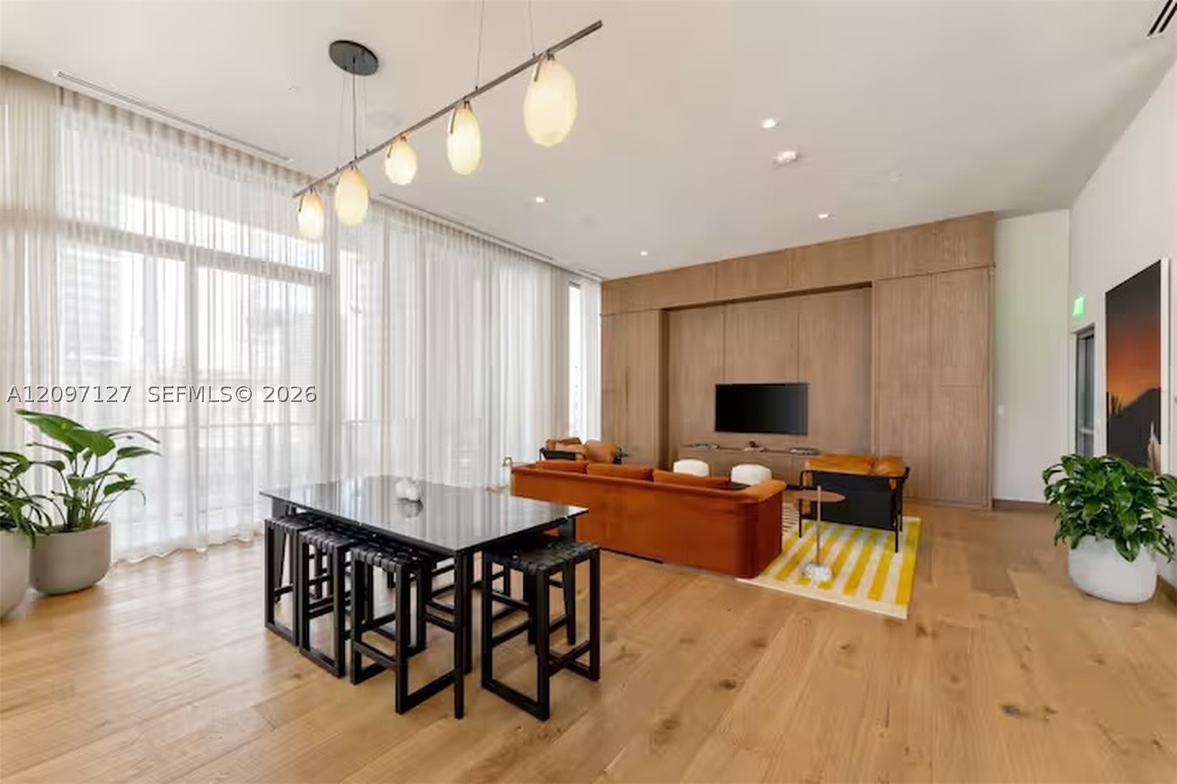 11 NE 6th St #3214 Miami, FL 33132