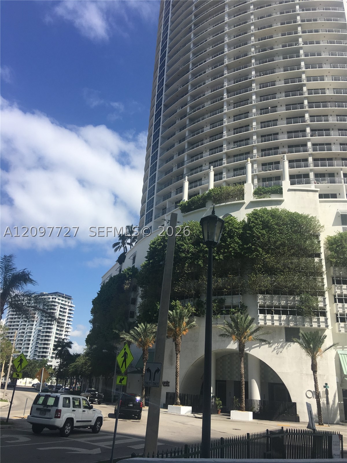 image Opera Tower Condo1
