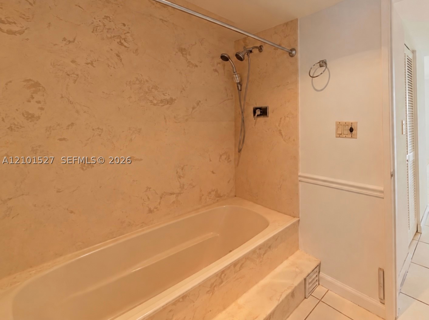 image Brickell Key One15