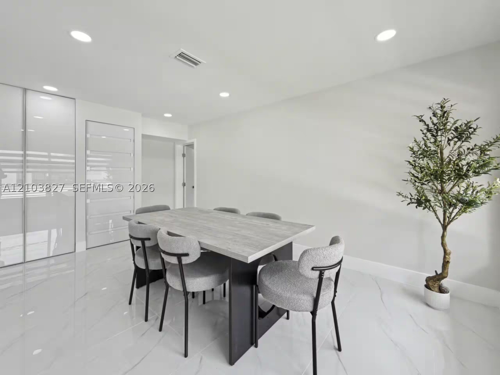 1530 SW 24th Ave Miami, FL 33145