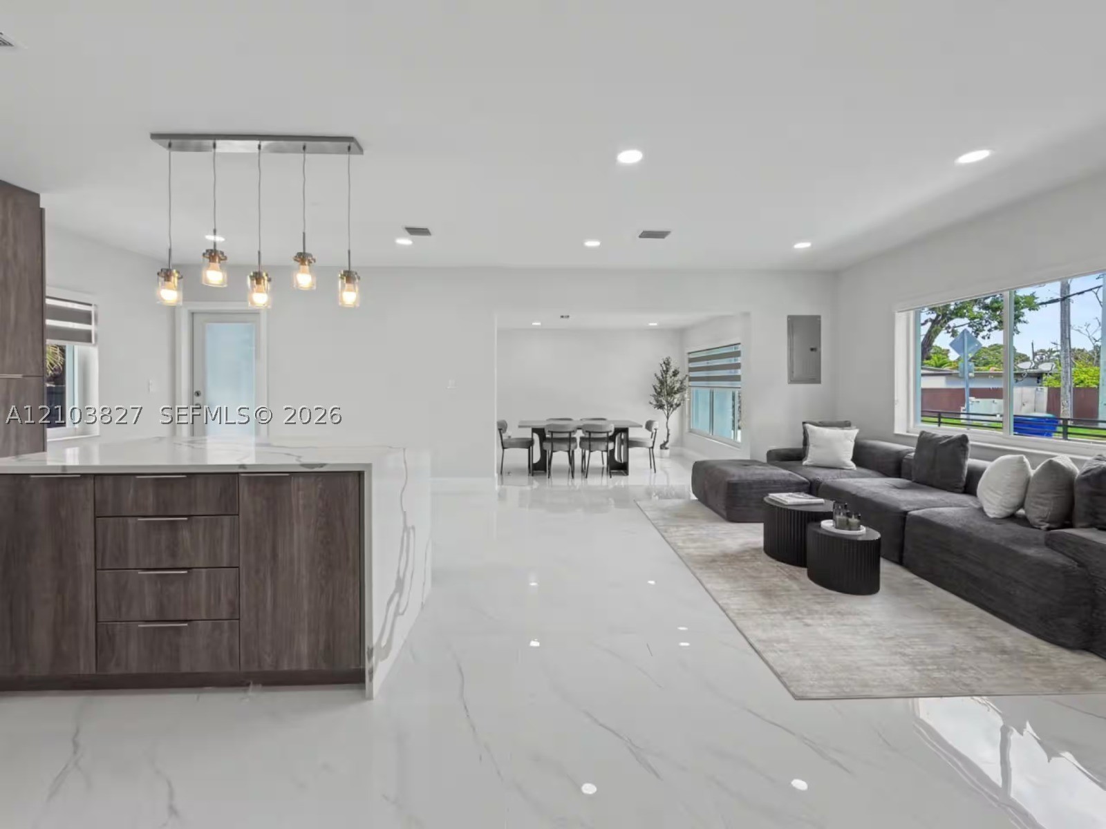 1530 SW 24th Ave Miami, FL 33145