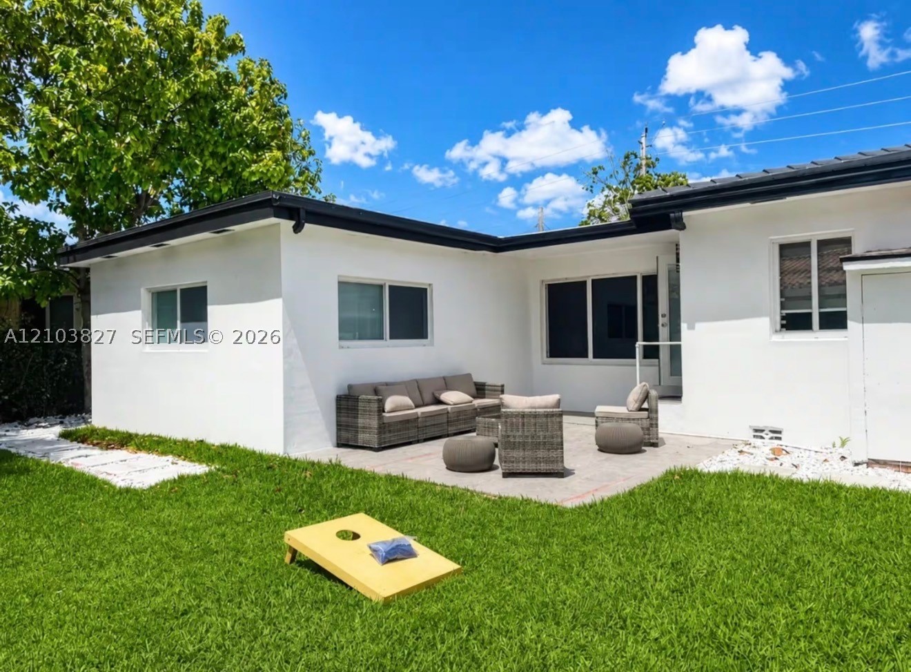 1530 SW 24th Ave Miami, FL 33145