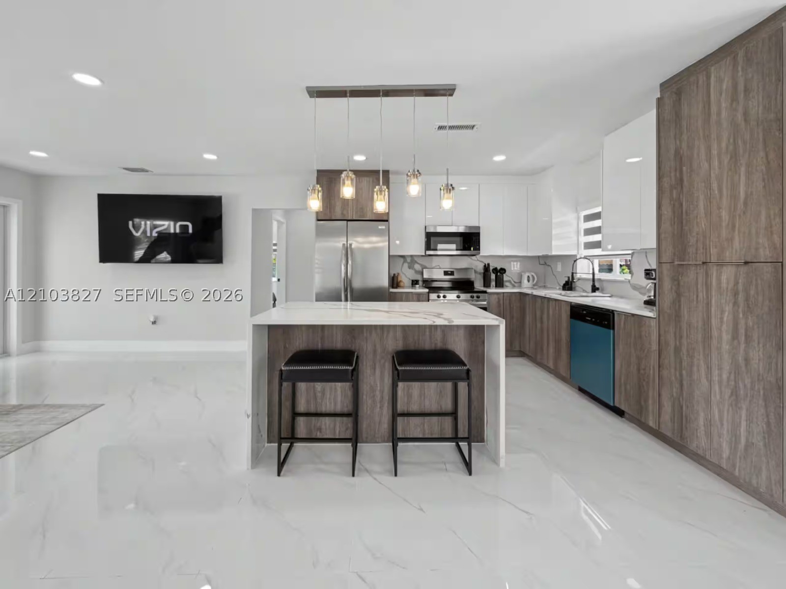 1530 SW 24th Ave Miami, FL 33145