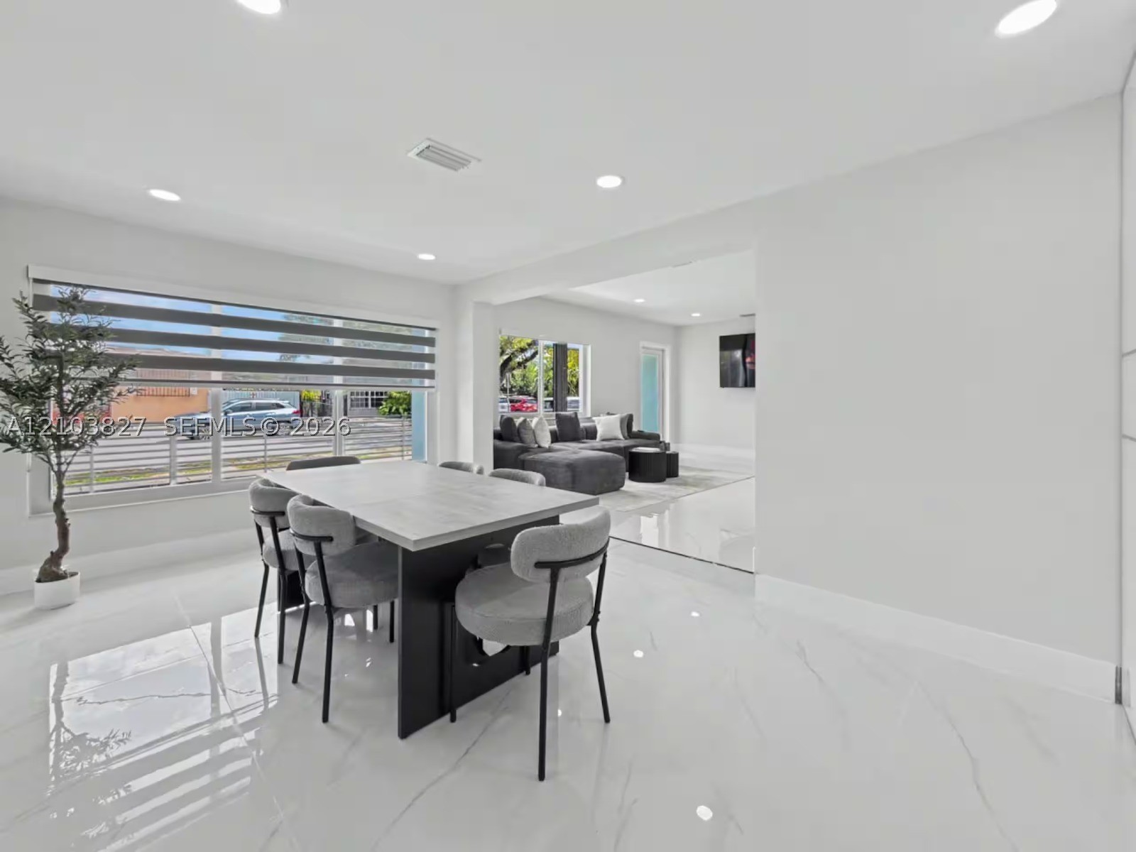 1530 SW 24th Ave Miami, FL 33145