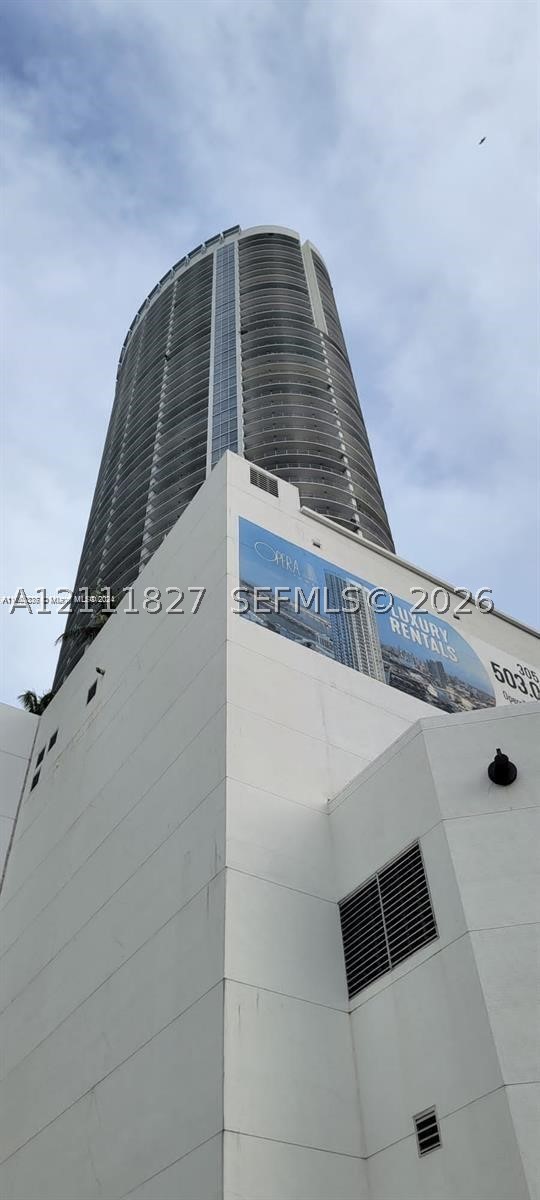 1750 N Bayshore Dr #1106