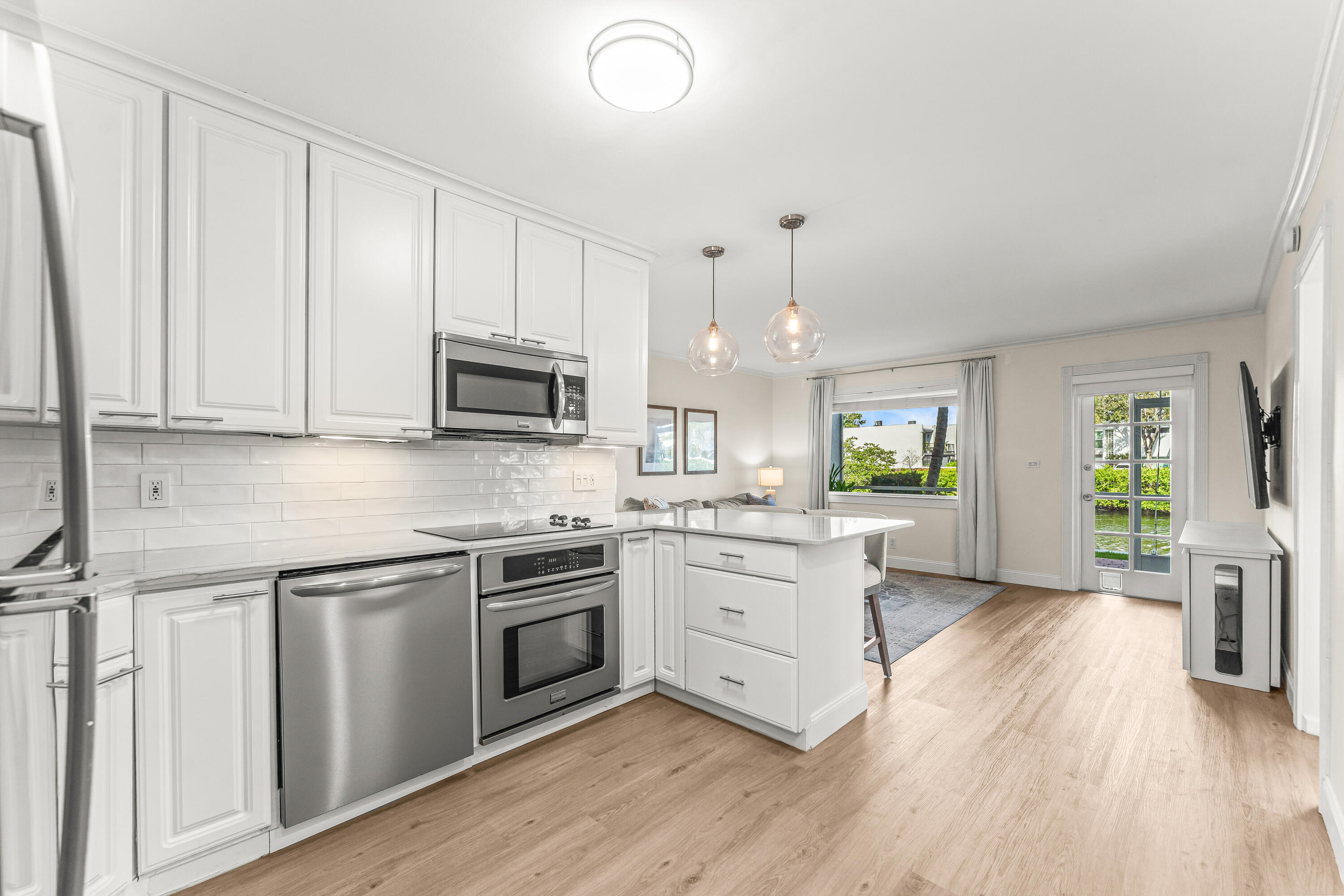 801 NE 18th #Apt 111