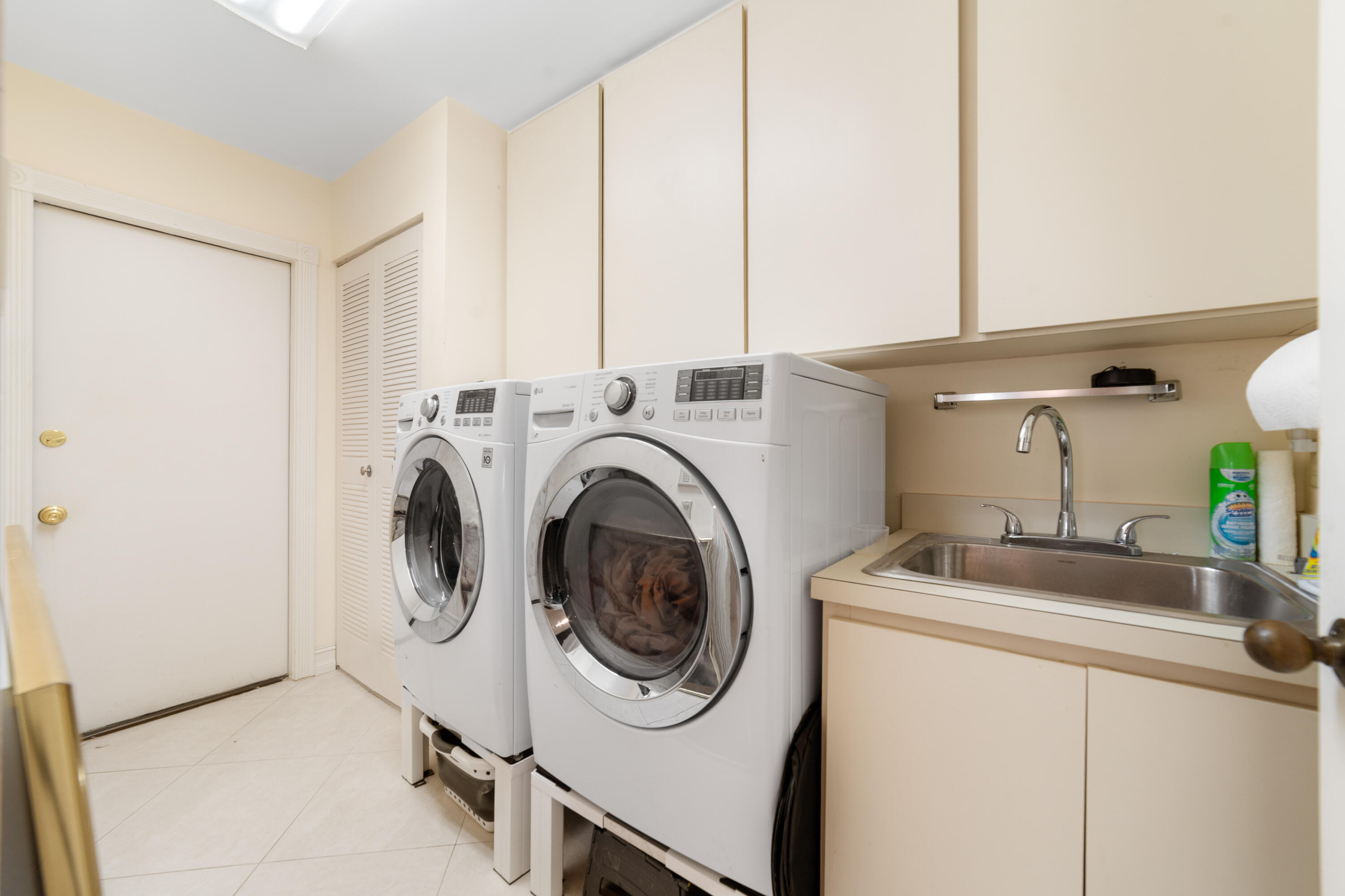 2370 Saratoga Bay West Palm Beach, FL 33409