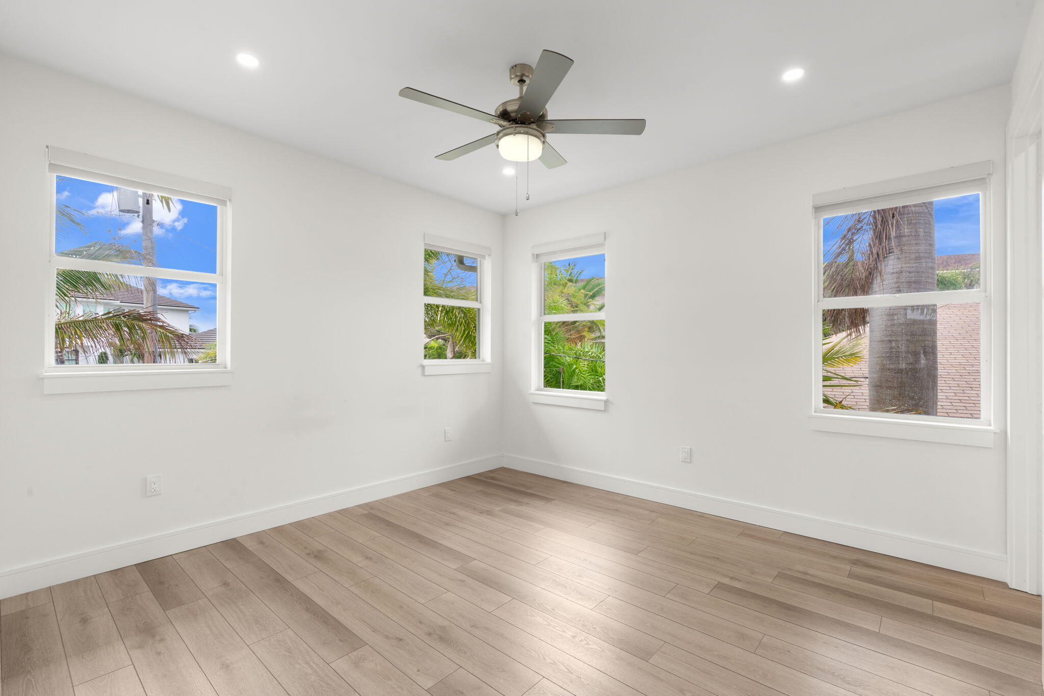 2510 N Lake Dr Boynton Beach, FL 33435