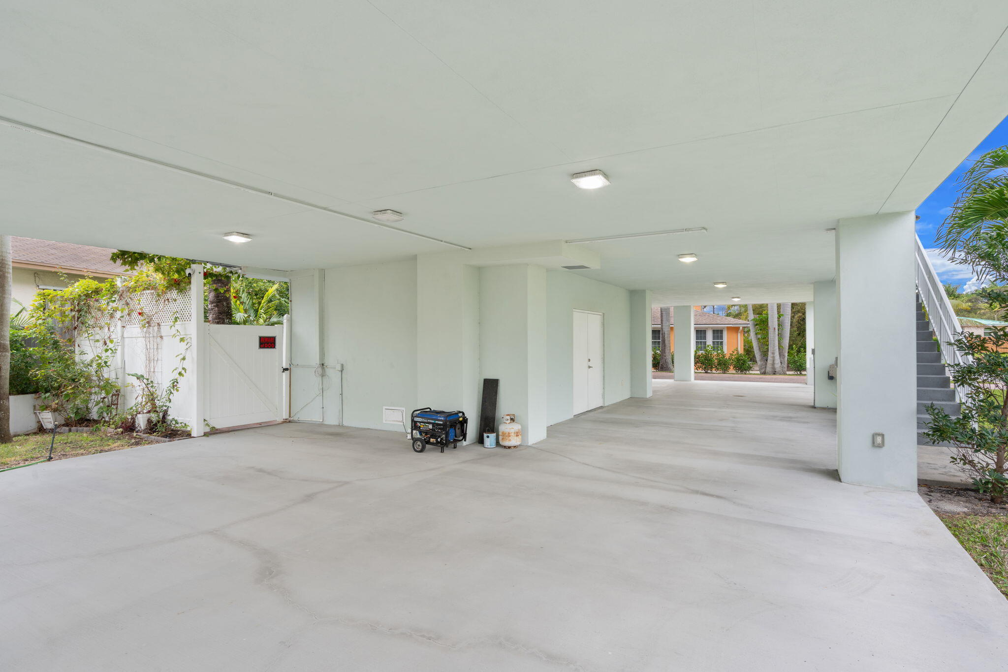 2510 N Lake Dr Boynton Beach, FL 33435