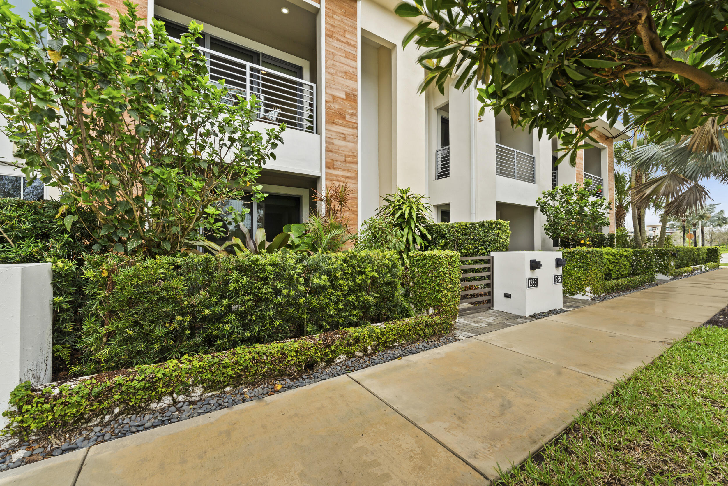 1283 Faulkner Palm Beach Gardens, FL 33418