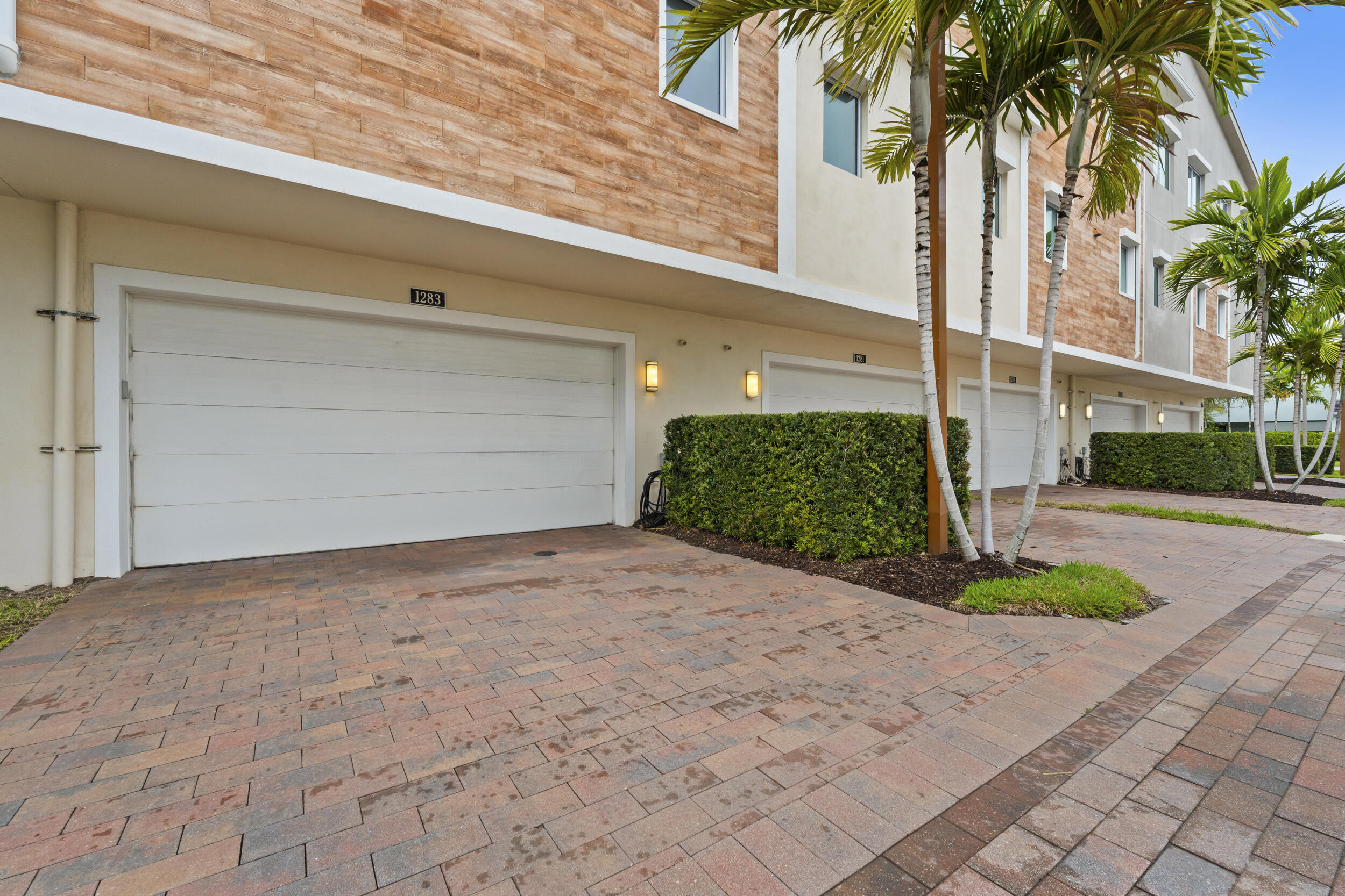 1283 Faulkner Palm Beach Gardens, FL 33418