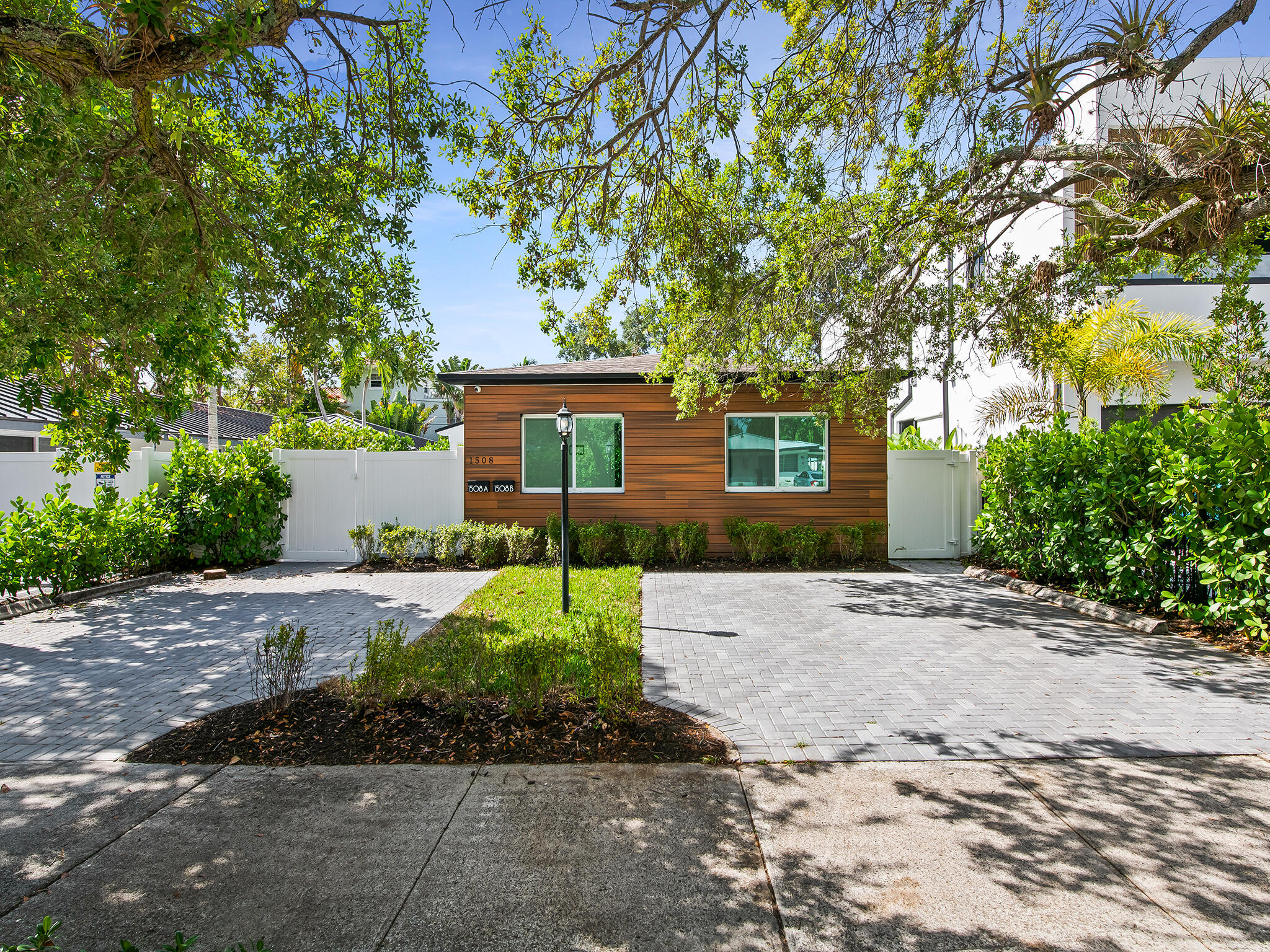 1508 NE 6th Fort Lauderdale, FL 33304