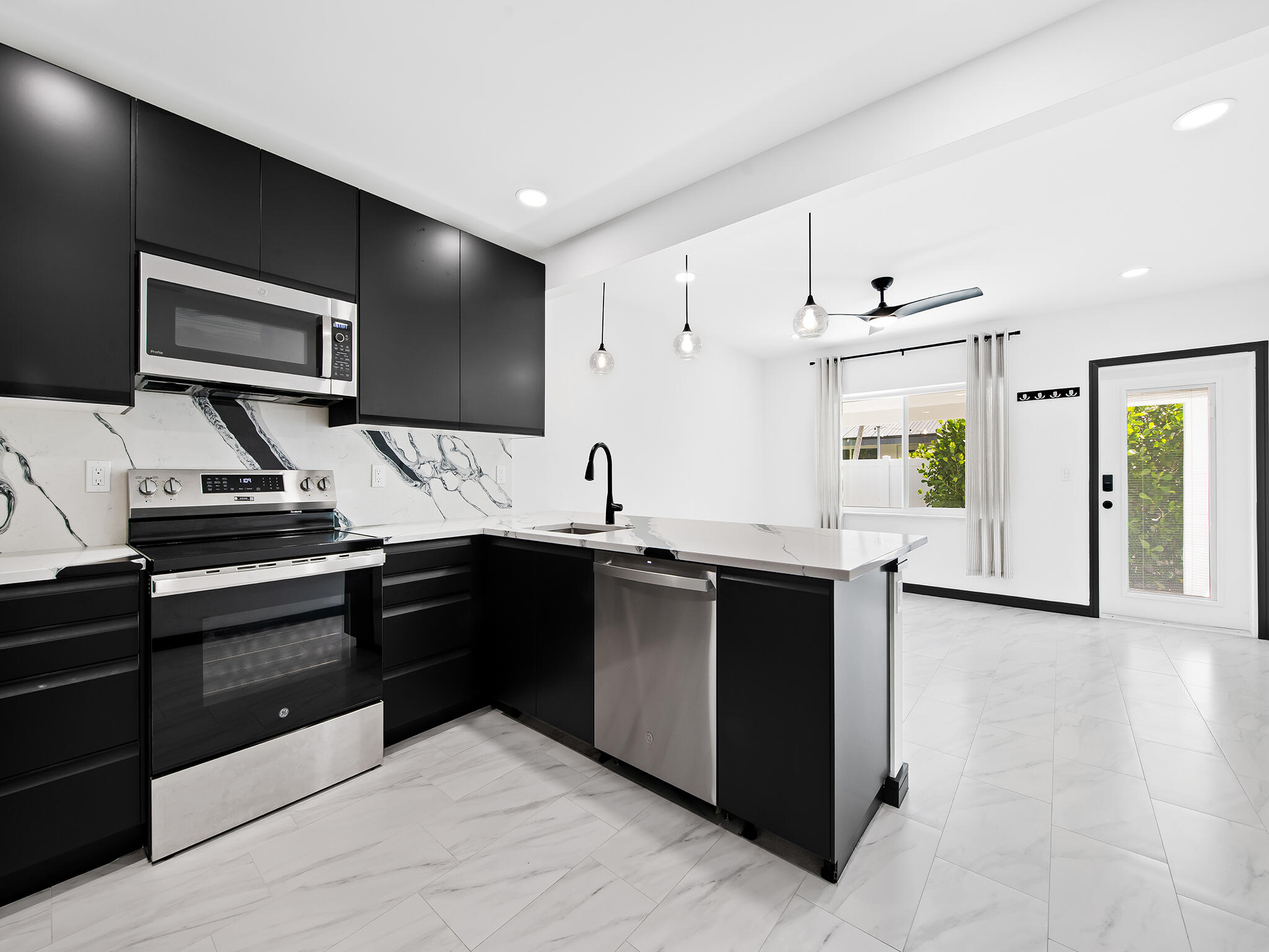 1508 NE 6th Fort Lauderdale, FL 33304