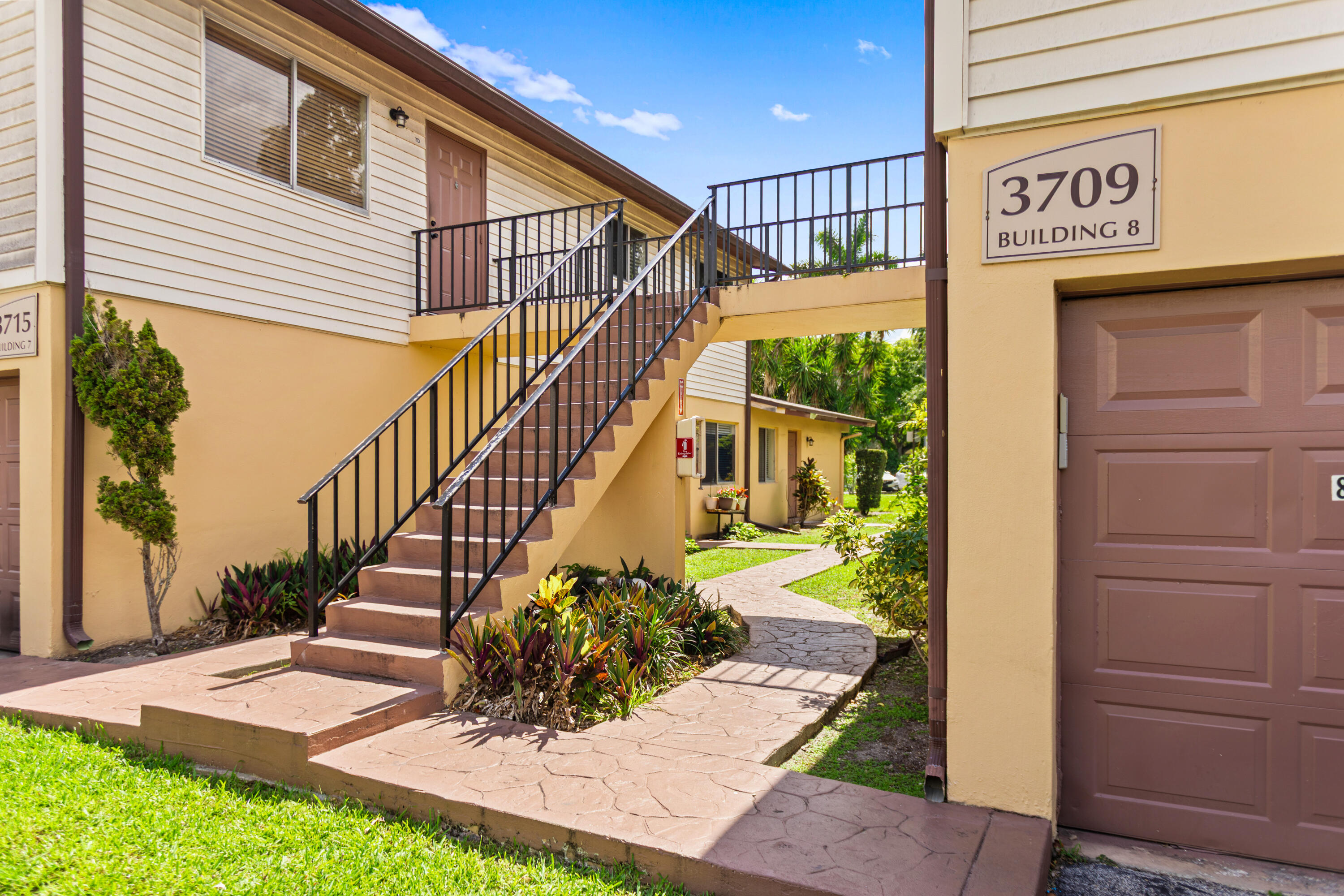 3709 NW 84th