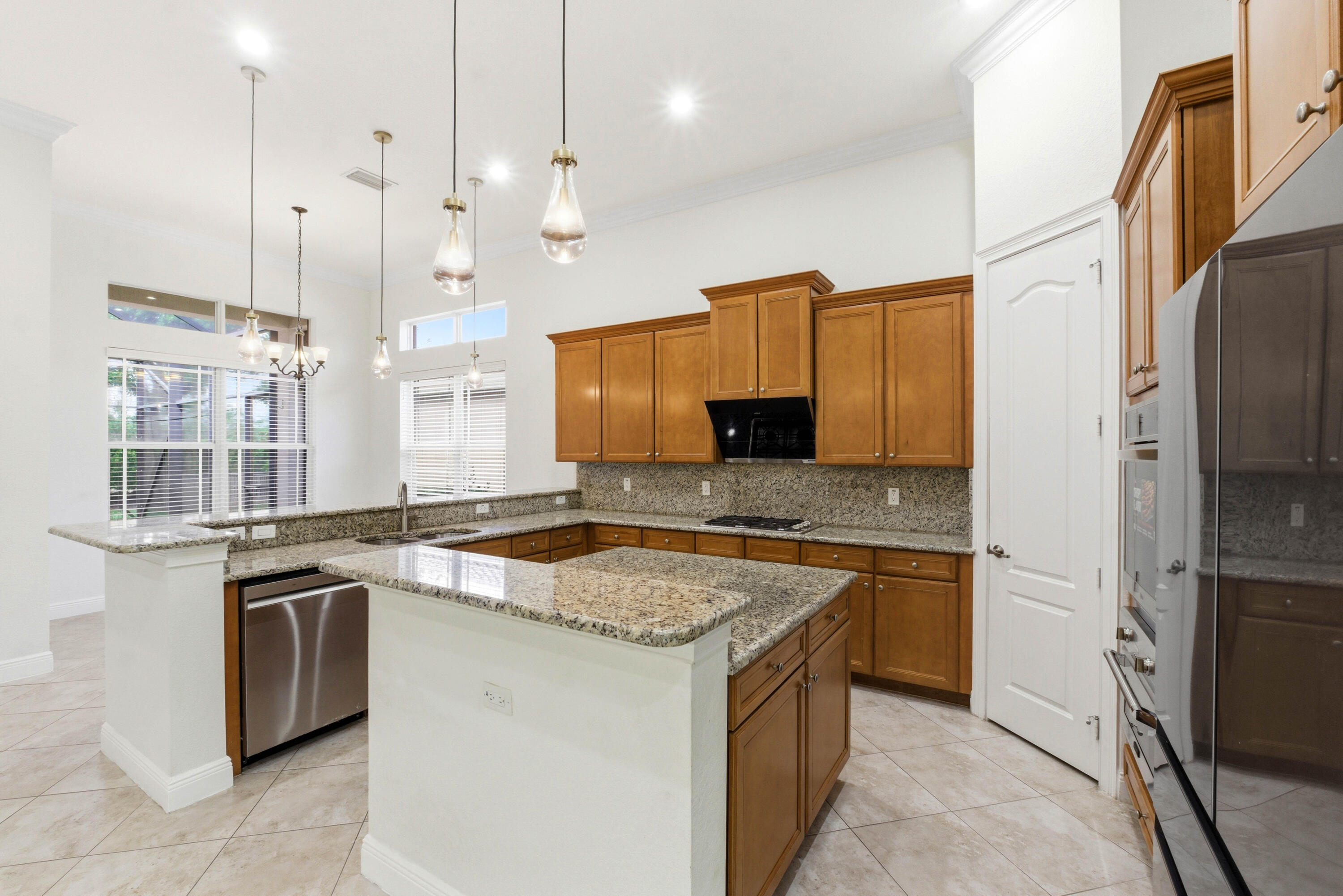 9871 Lakeview Parkland, FL 33076