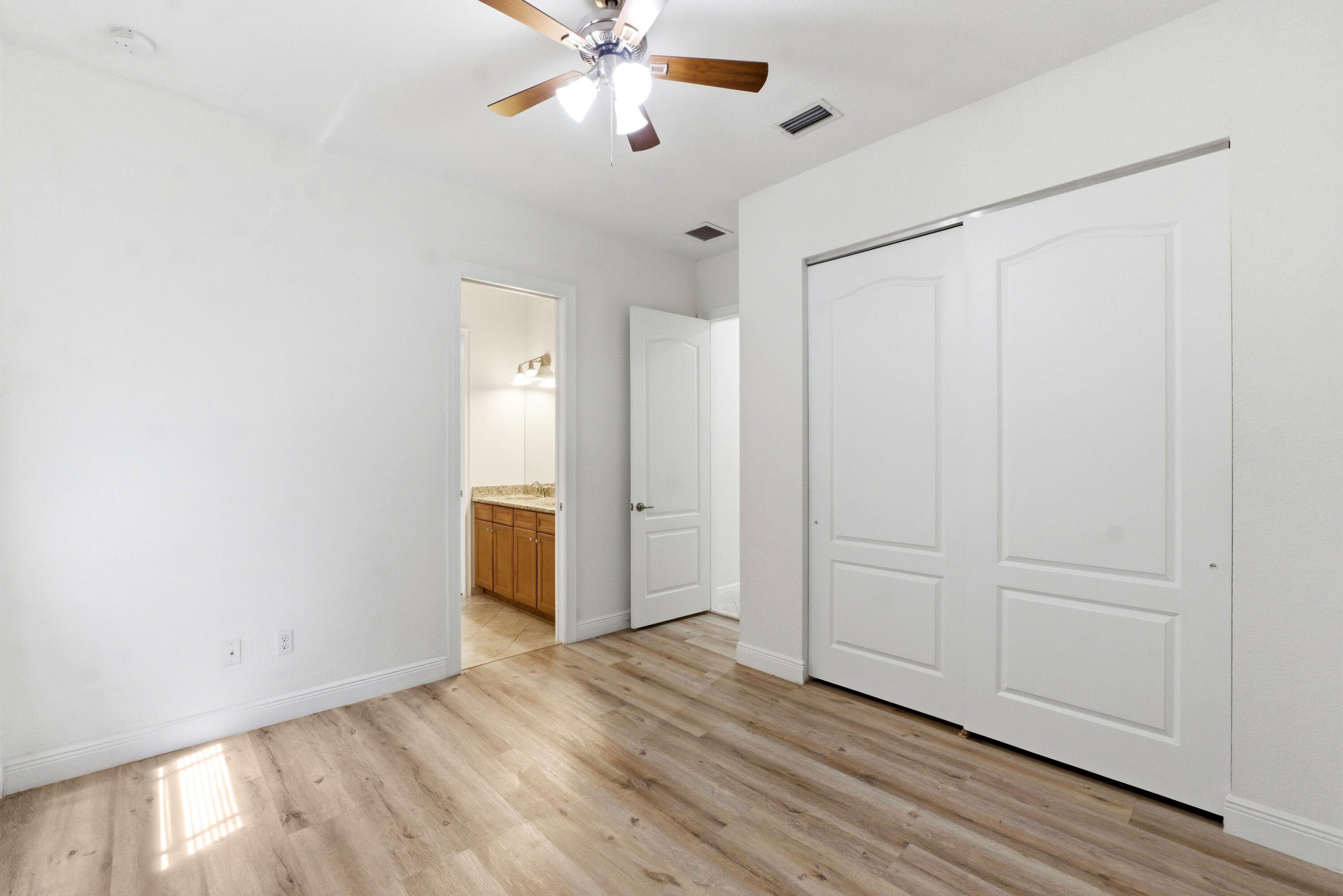 9871 Lakeview Parkland, FL 33076
