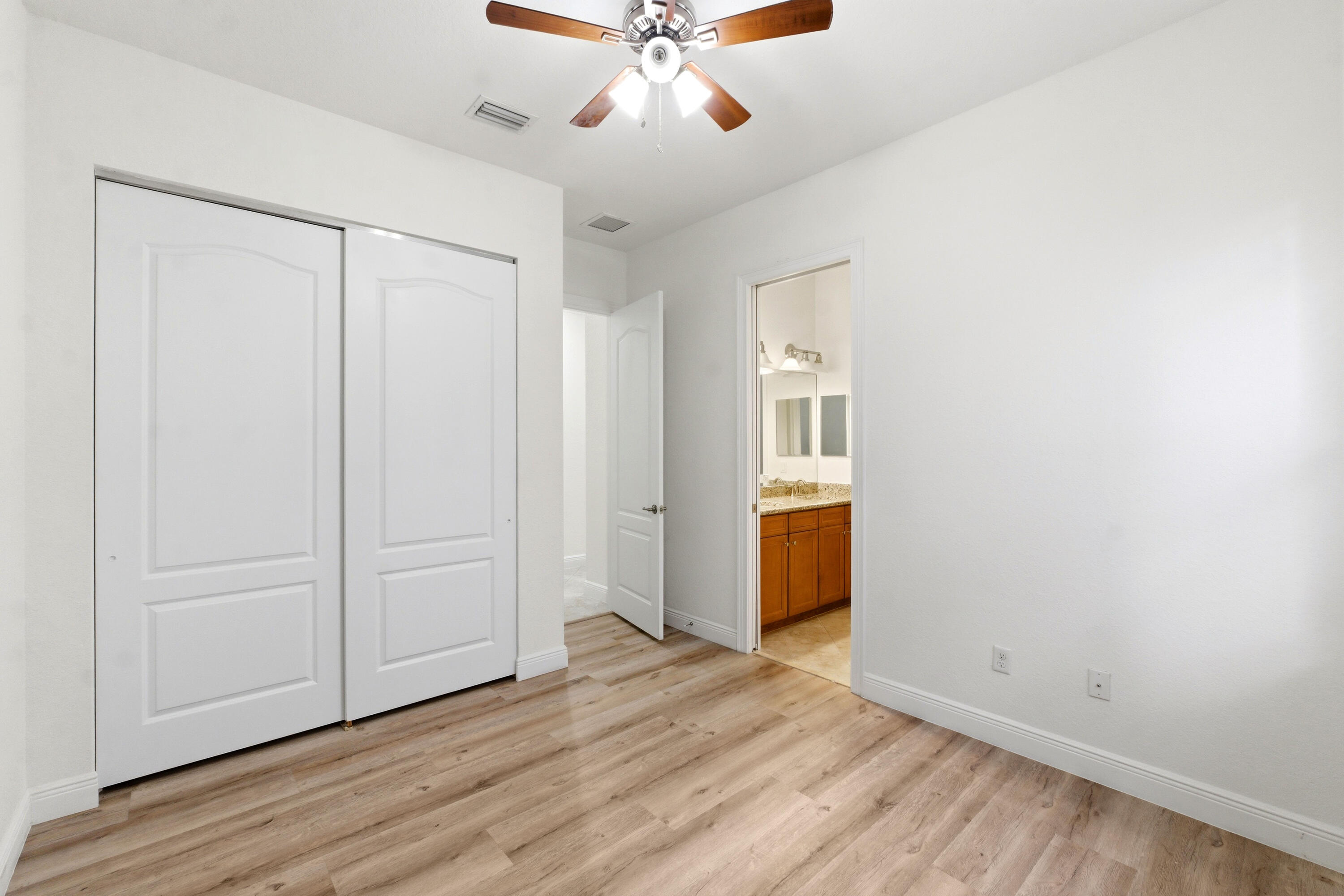 9871 Lakeview Parkland, FL 33076
