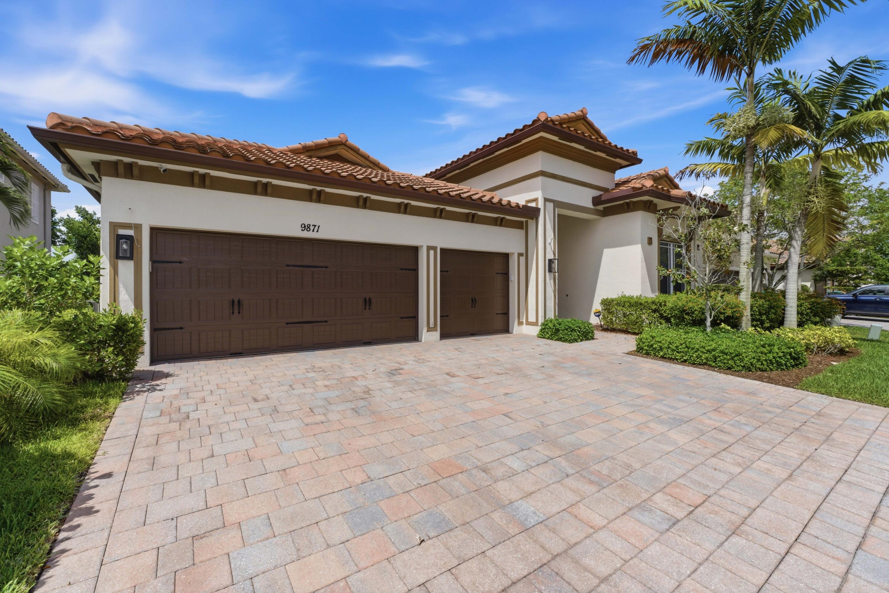 9871 Lakeview Parkland, FL 33076