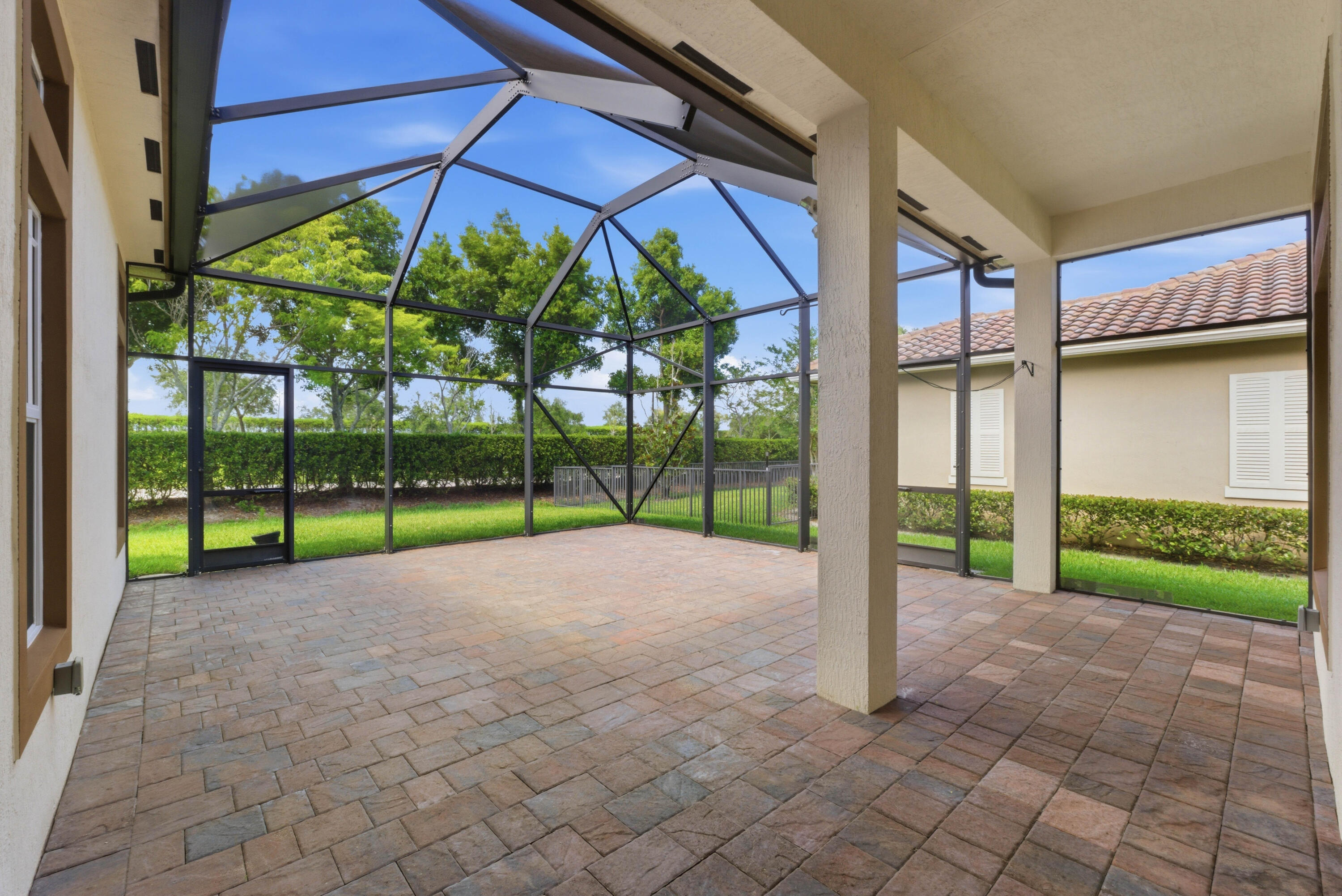 9871 Lakeview Parkland, FL 33076