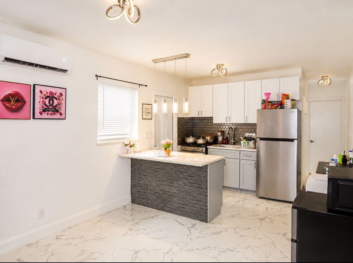 306 NE 6th #1-4 Hallandale Beach, FL 33009