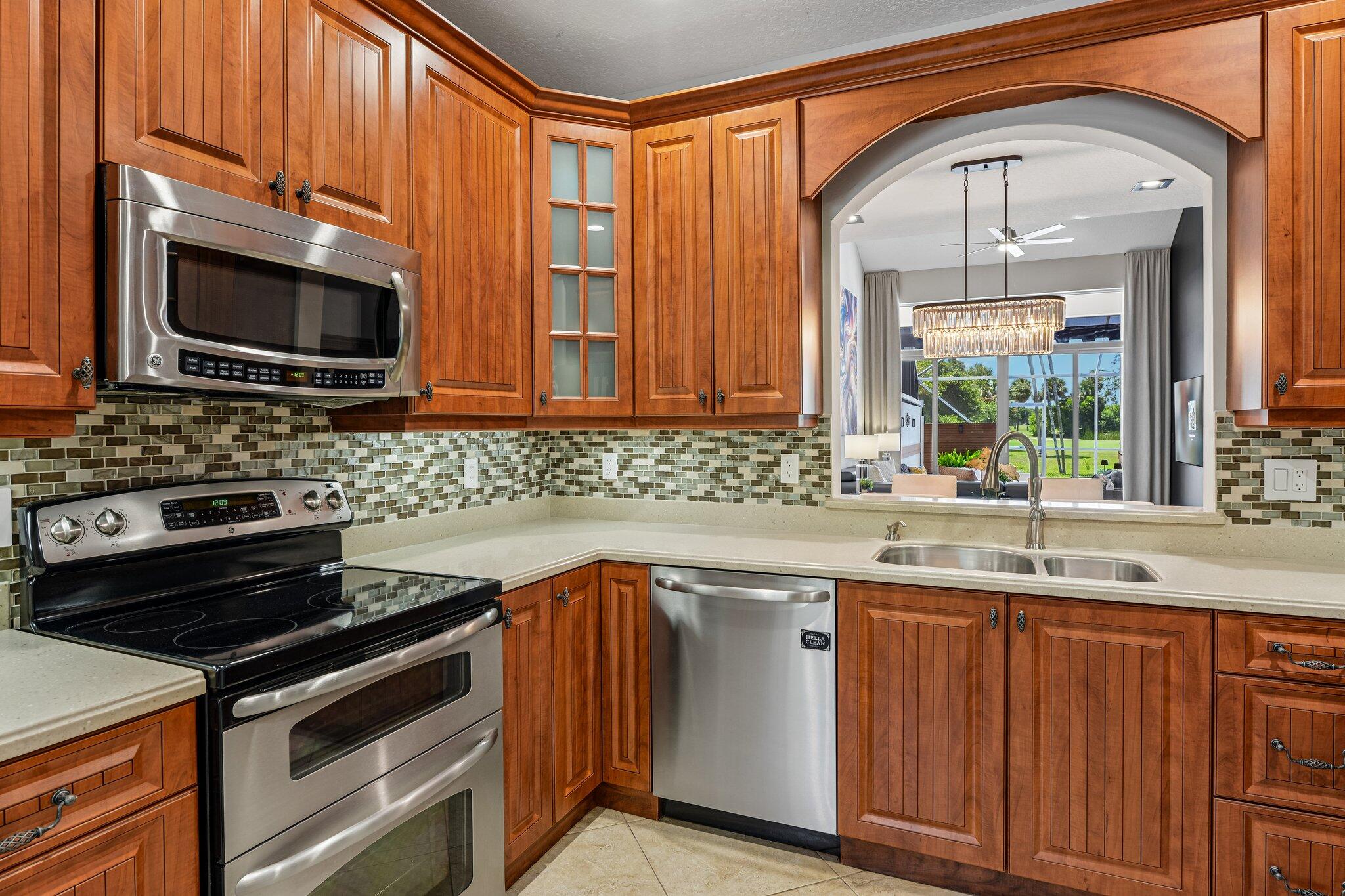692 W Palm Aire Pompano Beach, FL 33069
