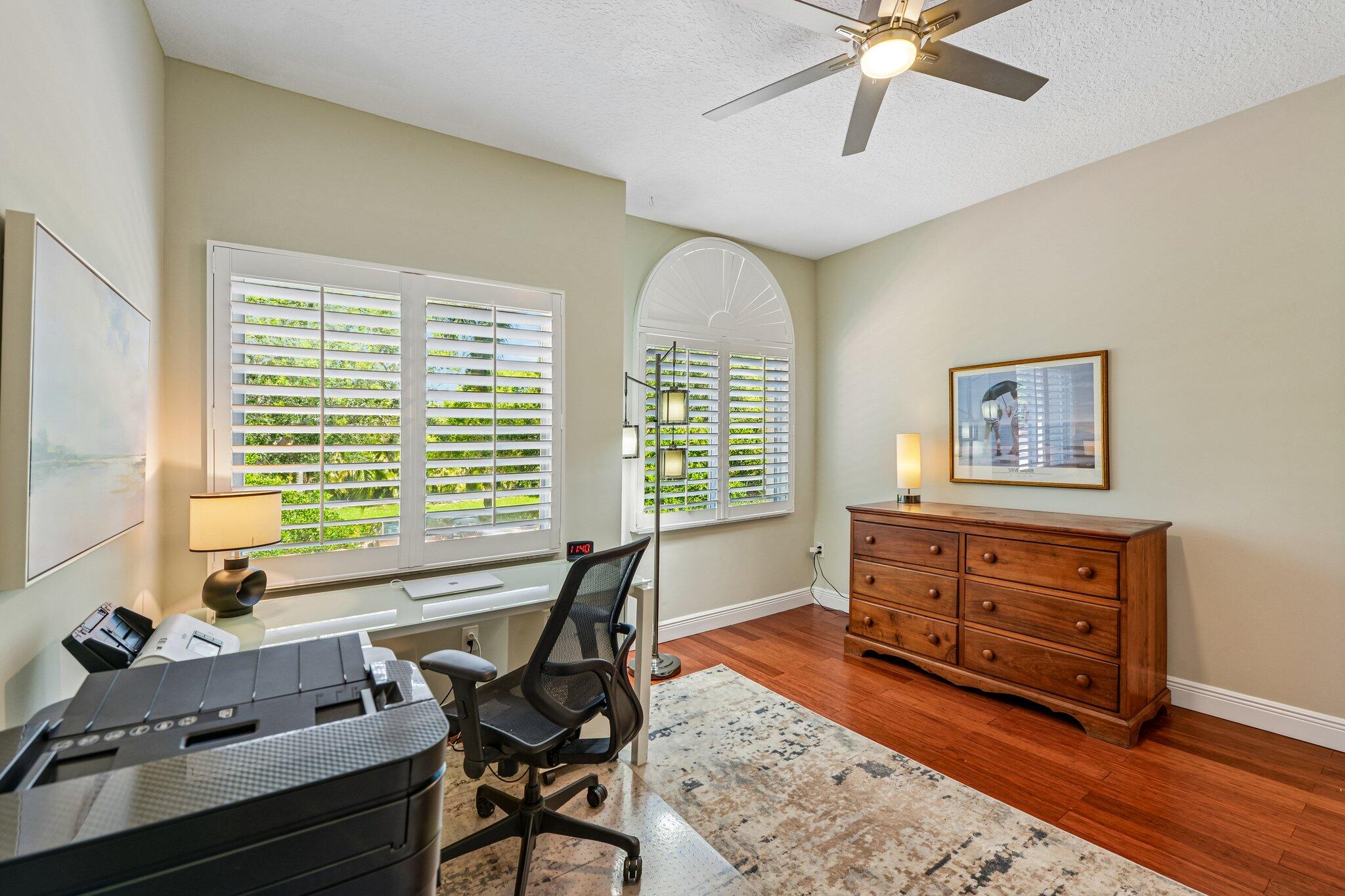 692 W Palm Aire Pompano Beach, FL 33069
