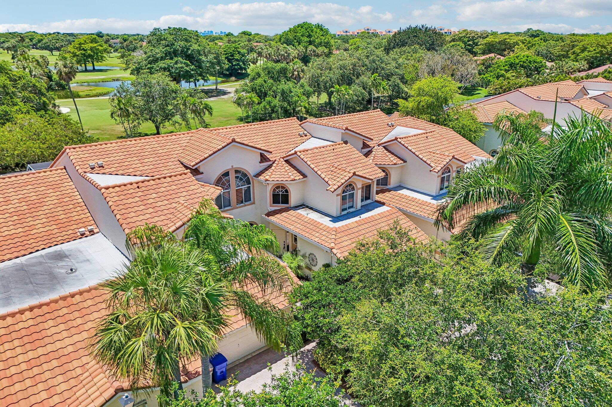 692 W Palm Aire Pompano Beach, FL 33069