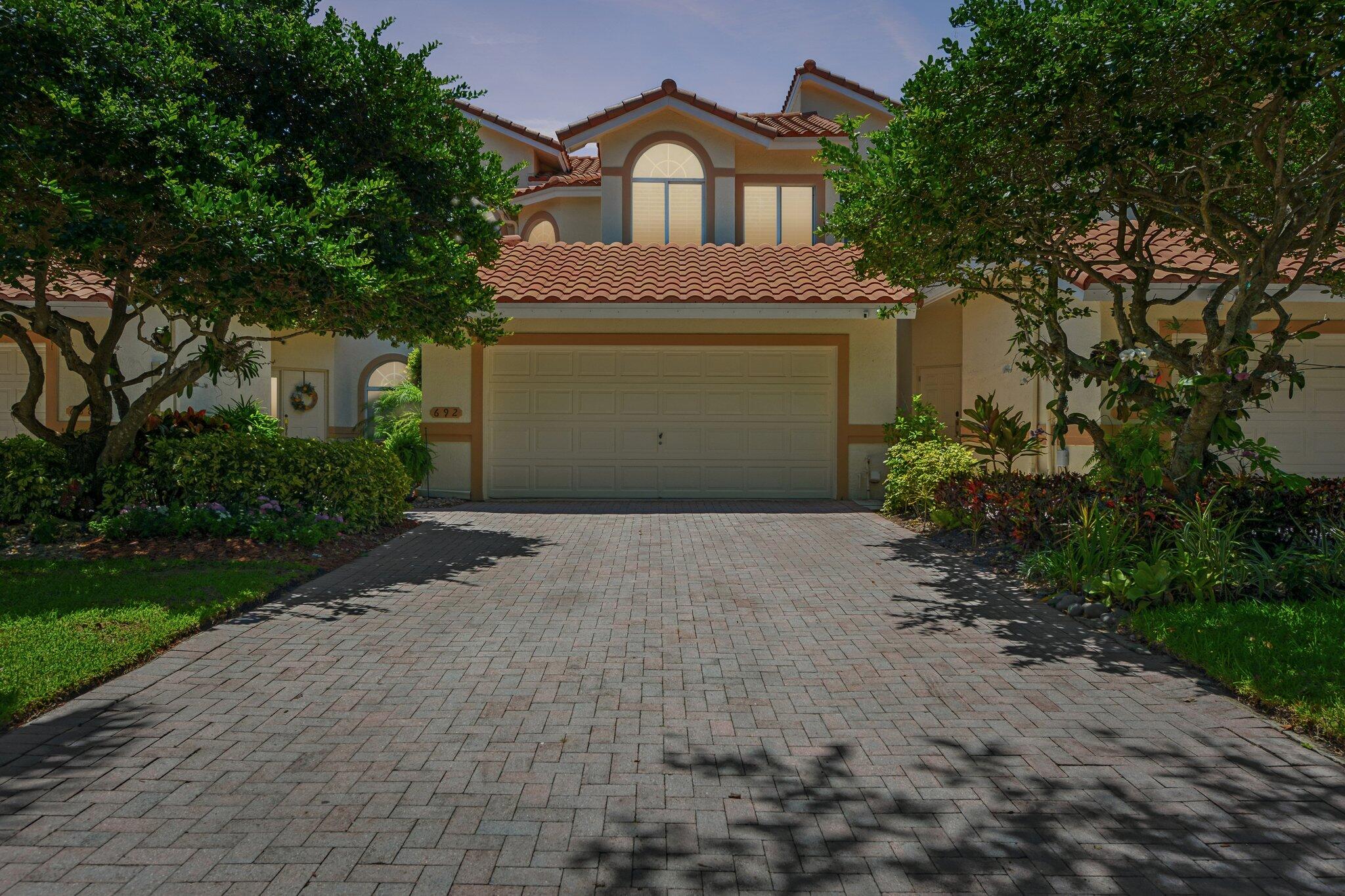 692 W Palm Aire Pompano Beach, FL 33069