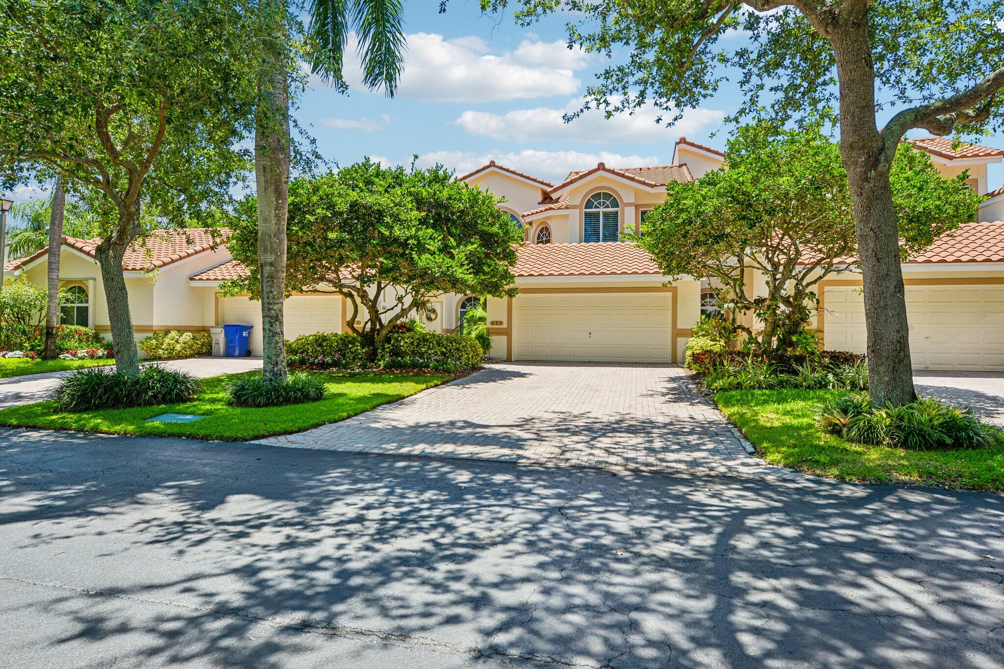 692 W Palm Aire Pompano Beach, FL 33069