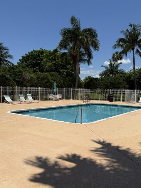 692 W Palm Aire Pompano Beach, FL 33069