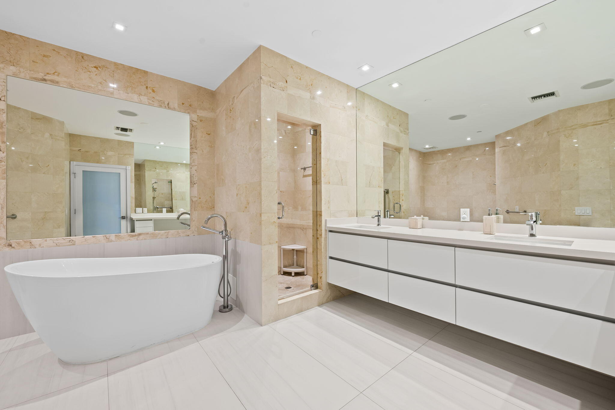 1050 Seminole #Phb Fort Lauderdale, FL 33304