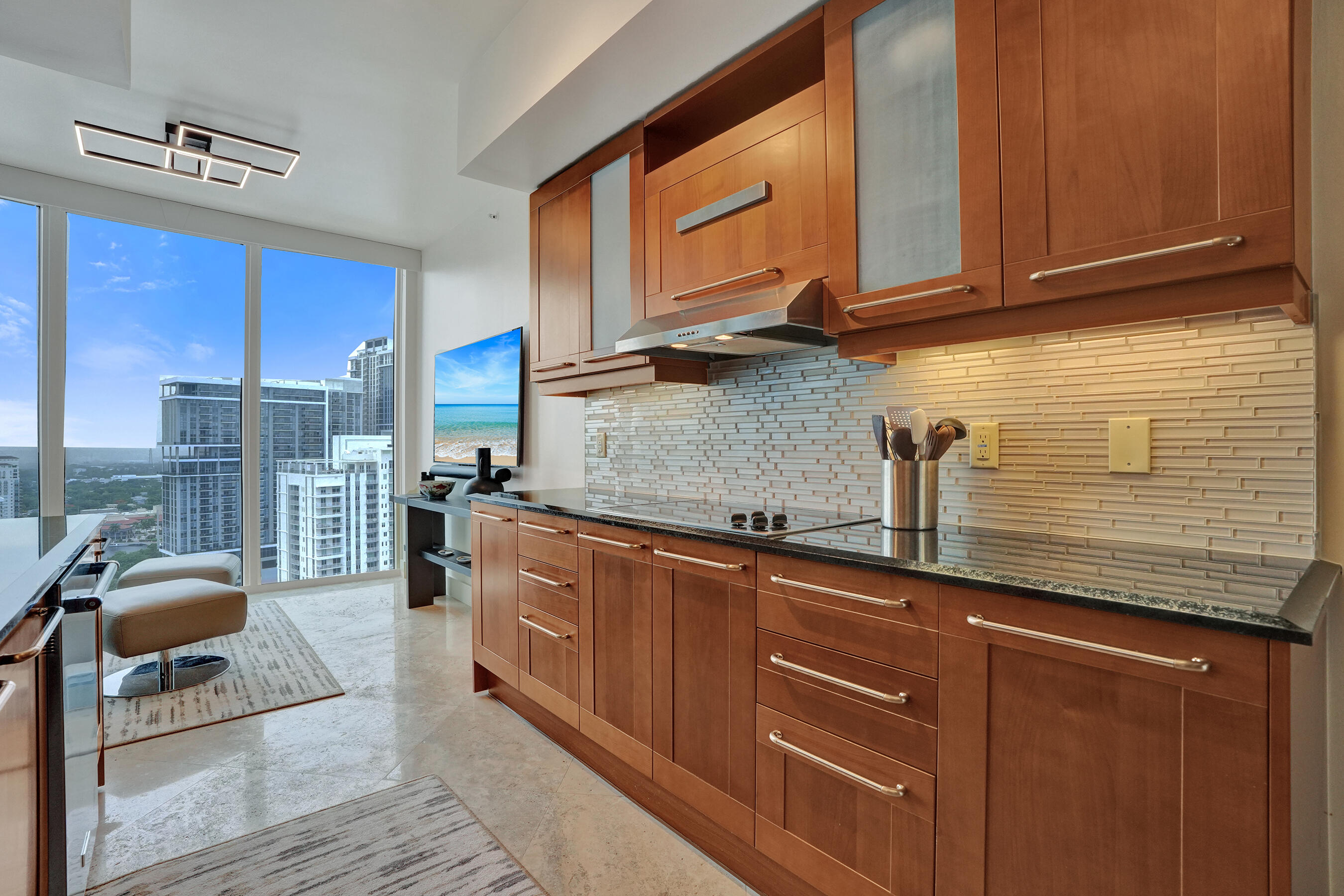 333 Las Olas #2906 Fort Lauderdale, FL 33301