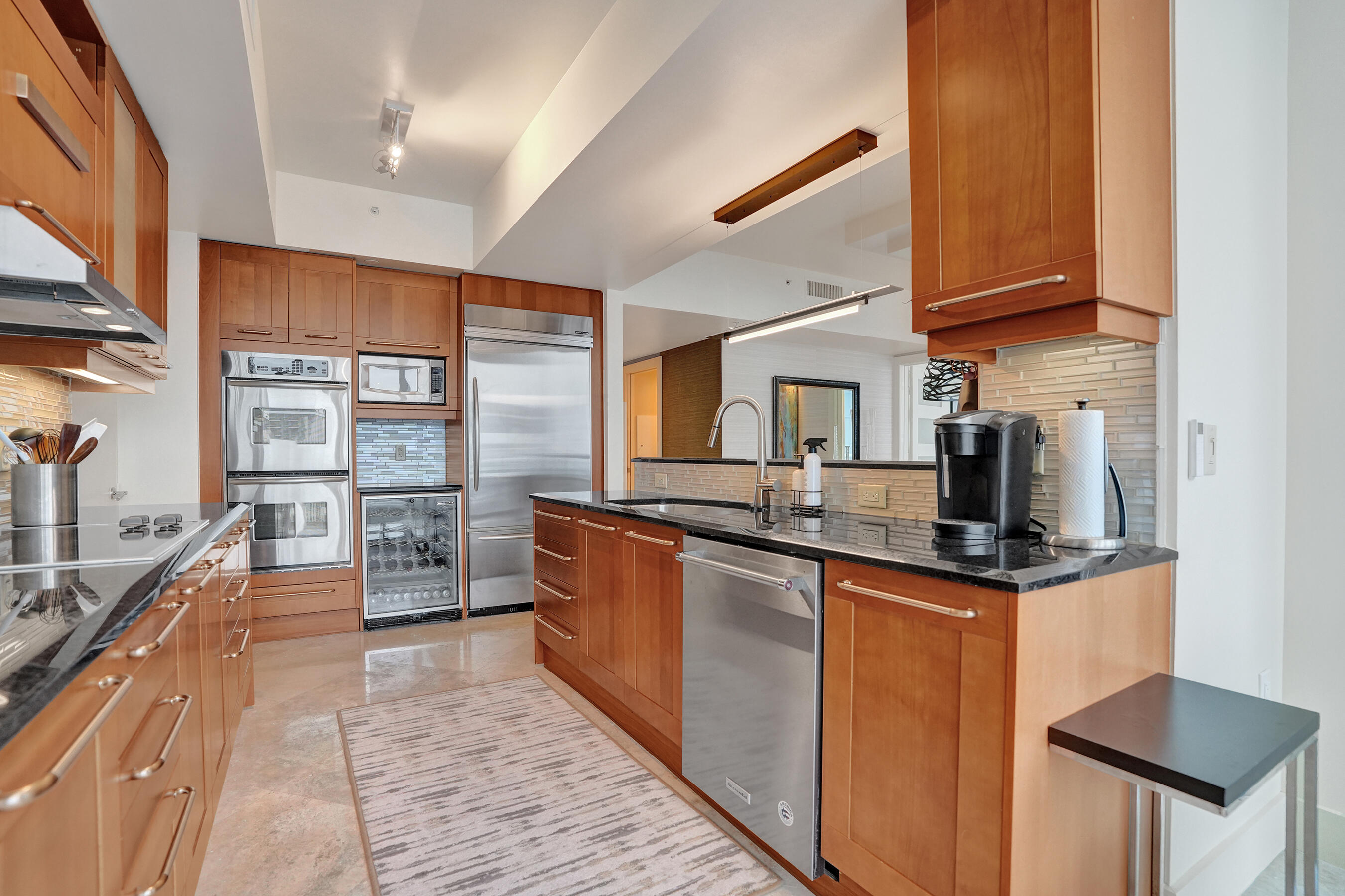 333 Las Olas #2906 Fort Lauderdale, FL 33301