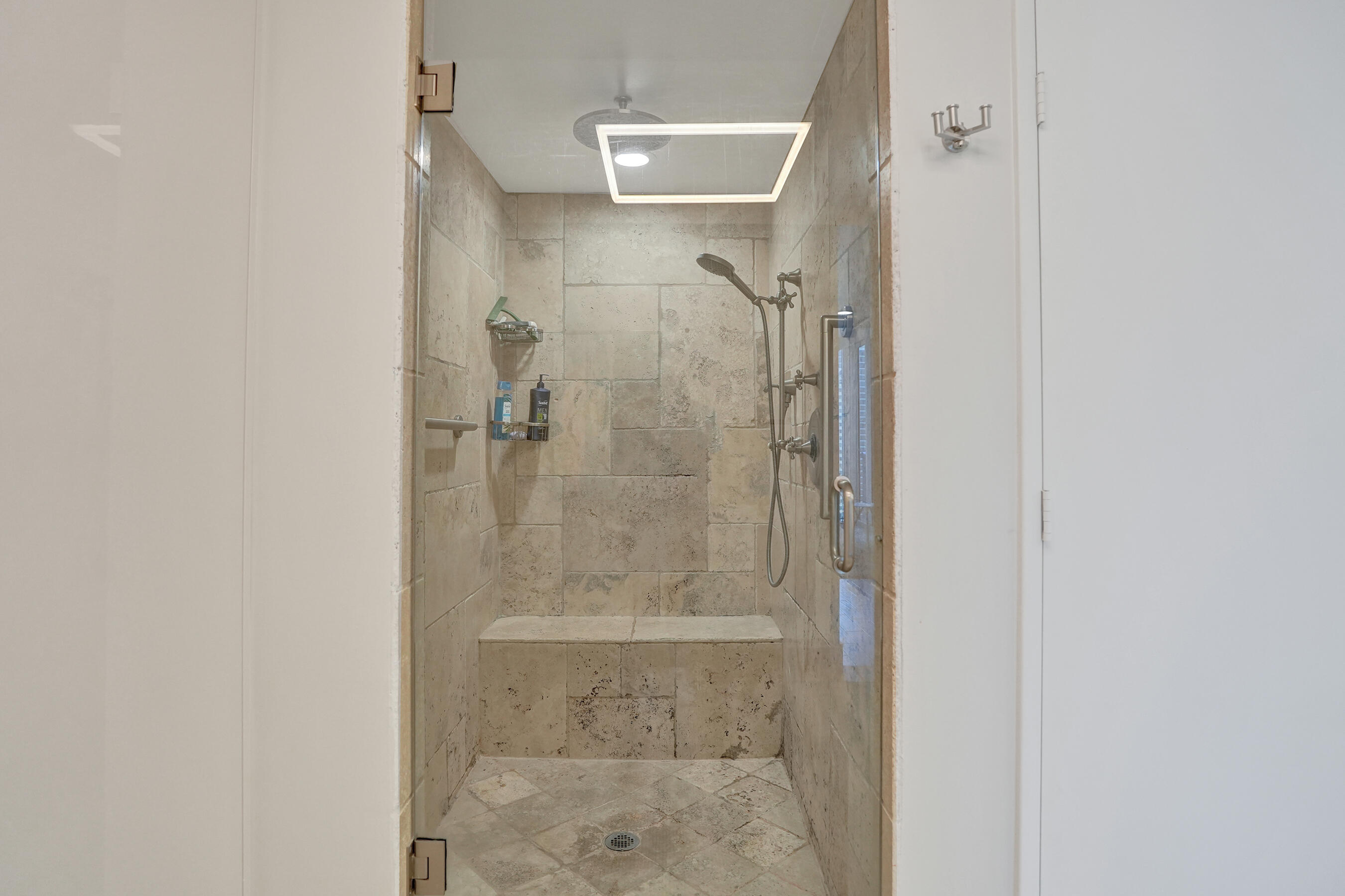 333 Las Olas #2906 Fort Lauderdale, FL 33301