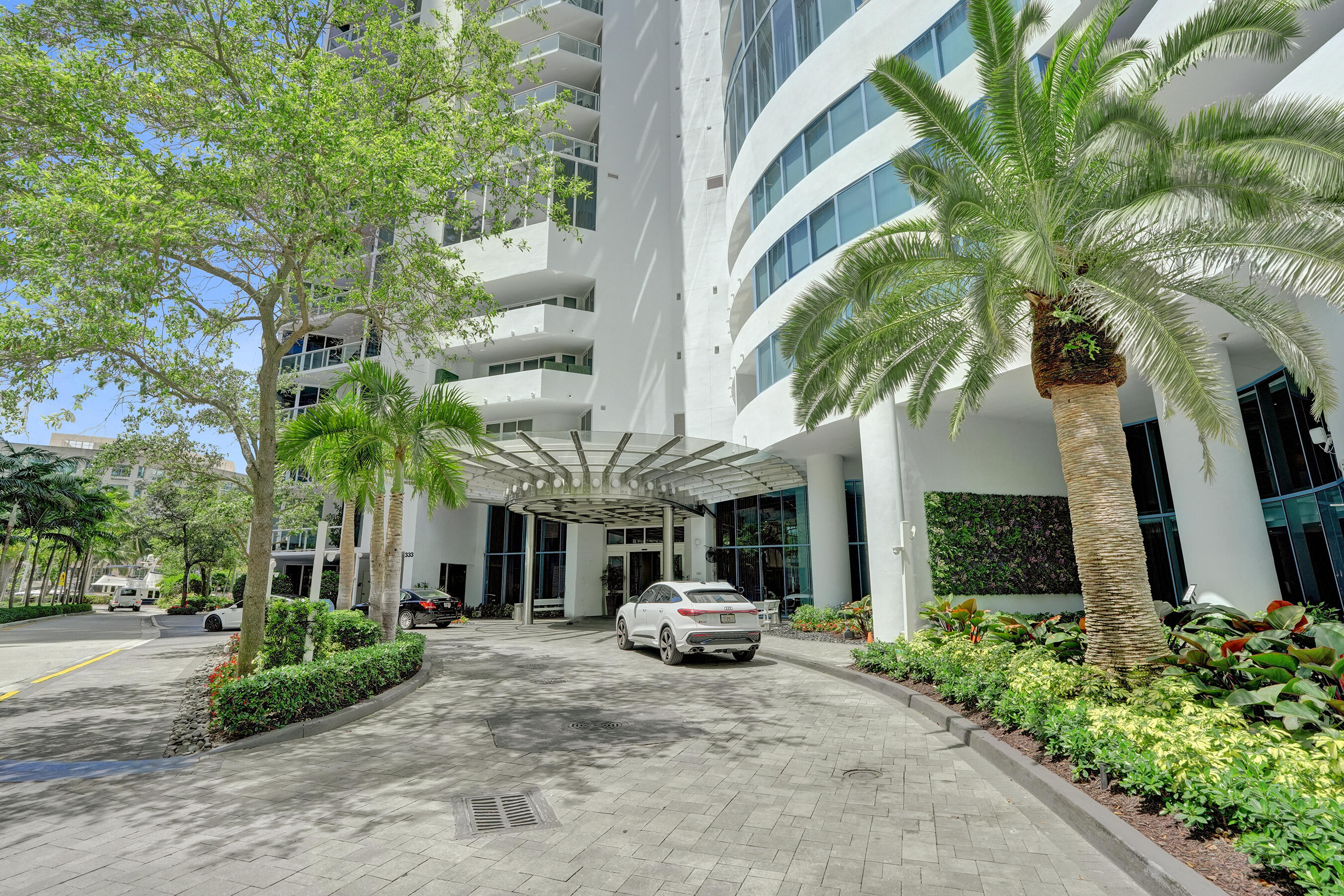 333 Las Olas #2906 Fort Lauderdale, FL 33301
