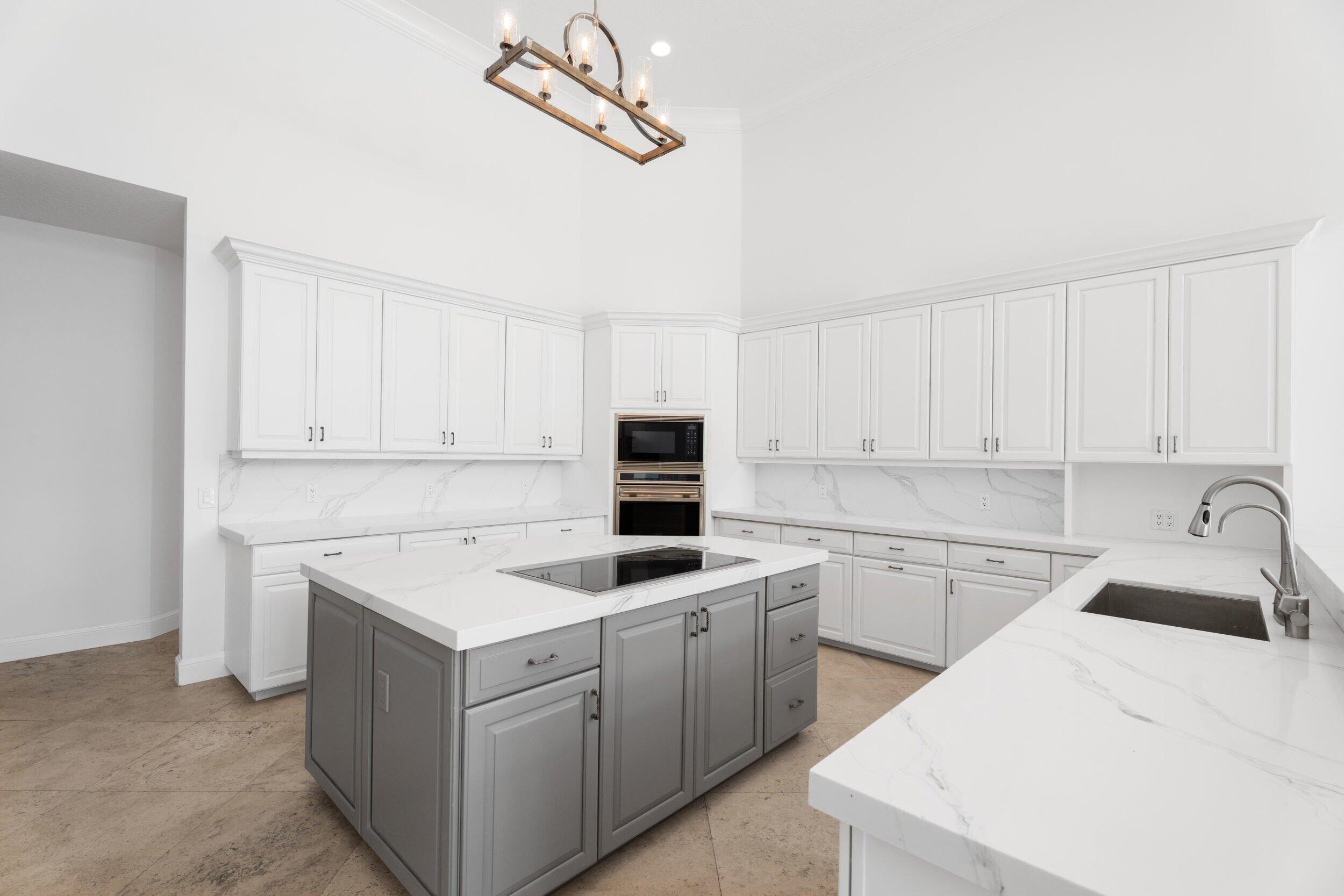 6841 SE Harbor Stuart, FL 34996